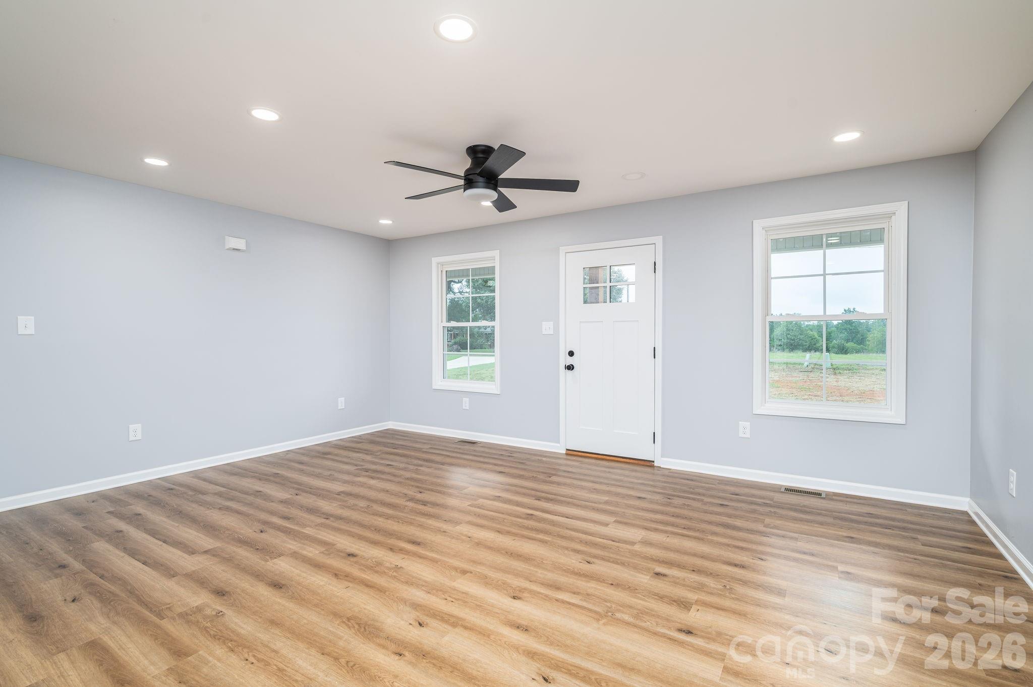 Den - 307 Northbrook III School Road, Vale