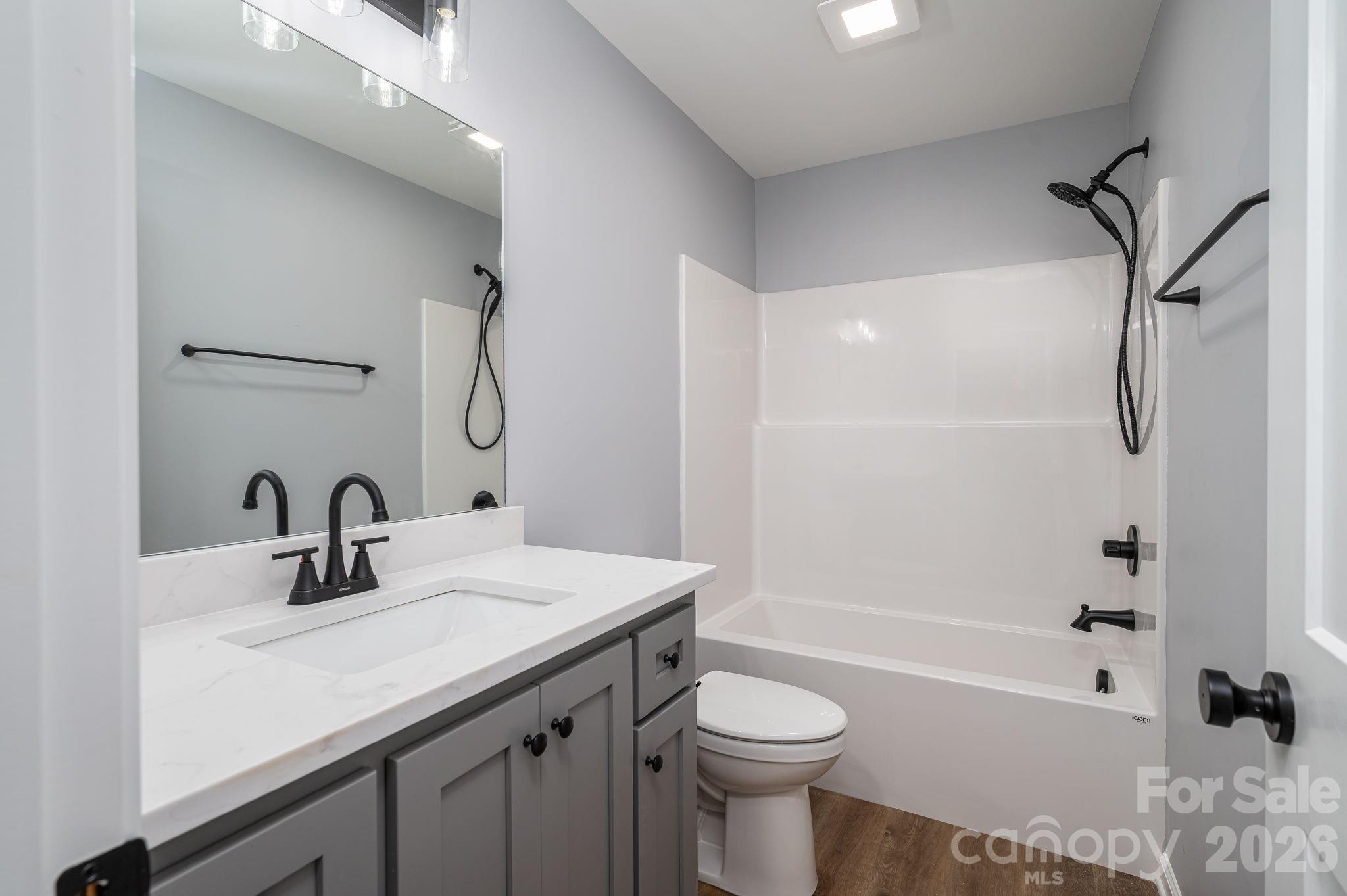 Bath - 307 Northbrook III School Road, Vale