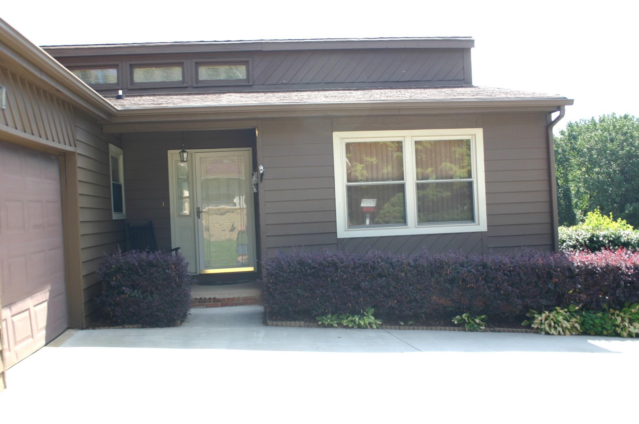Front Door - 1647 Woodridge Circle, Hickory