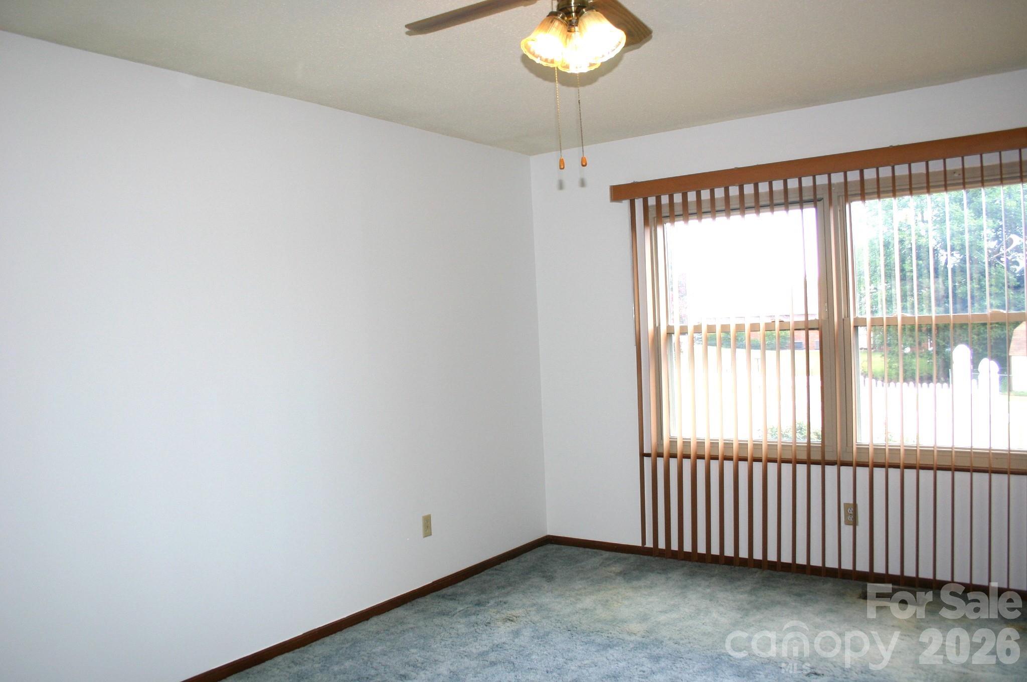 Primary Bedroom - 1647 Woodridge Circle, Hickory