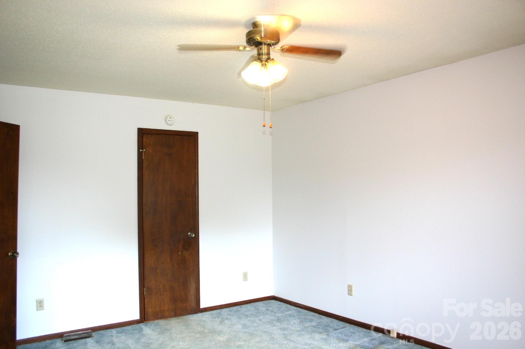 Primary - 1647 Woodridge Circle, Hickory