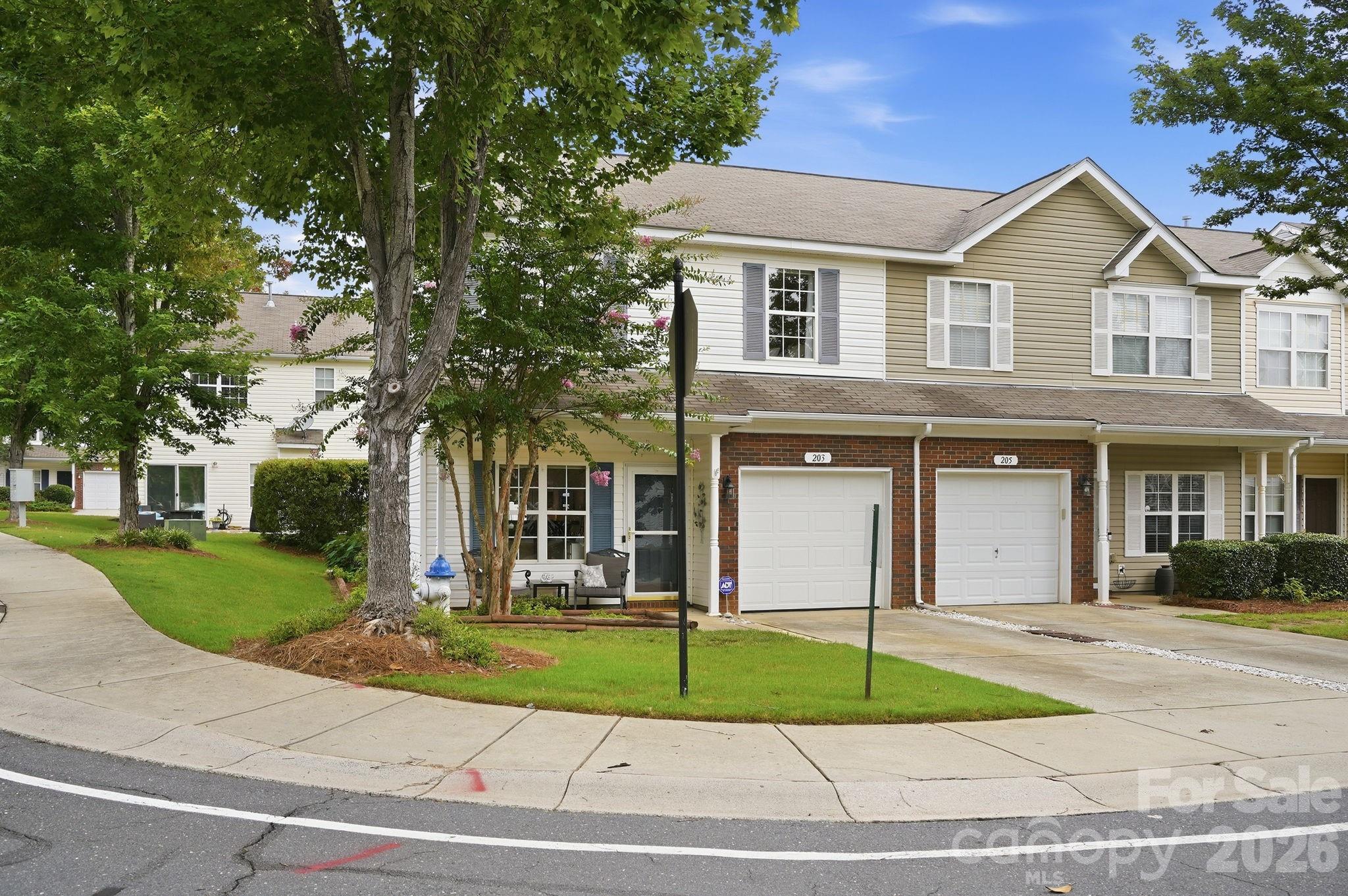 Corner lot-End unit - 203 Tail Race Lane, Fort Mill