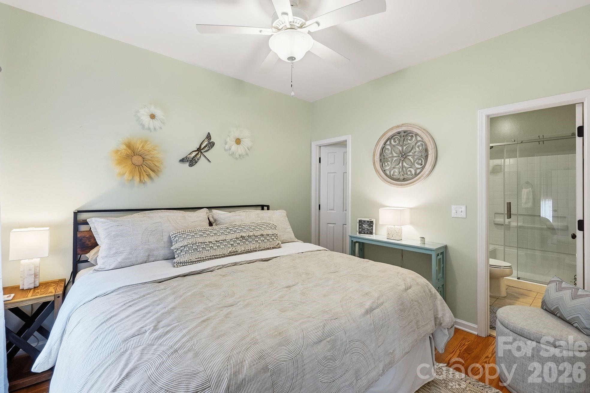 First floor primary en suite bedroom with walk-in closet - 203 Tail Race Lane, Fort Mill