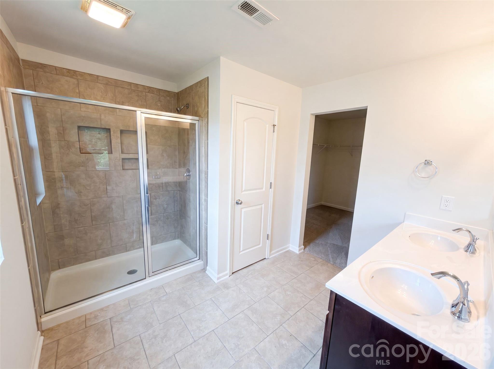 Single Family Residence at 5627 Barclay Court, Fort Mill, photo 13 of 19