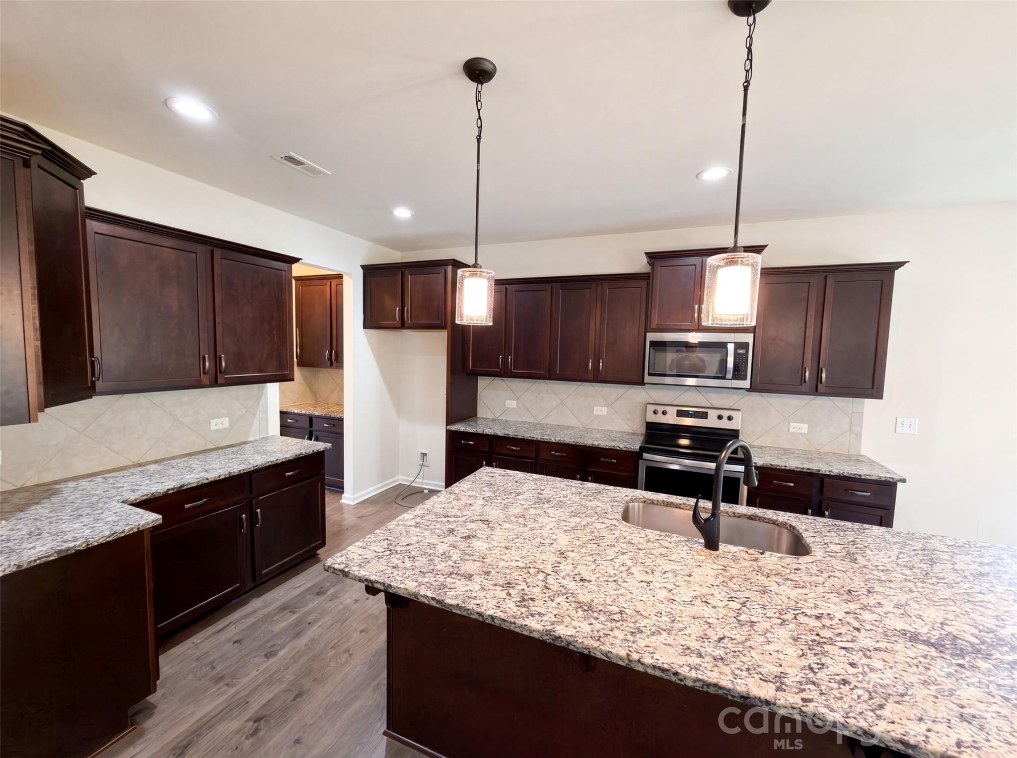 Single Family Residence at 5627 Barclay Court, Fort Mill, photo 16 of 19