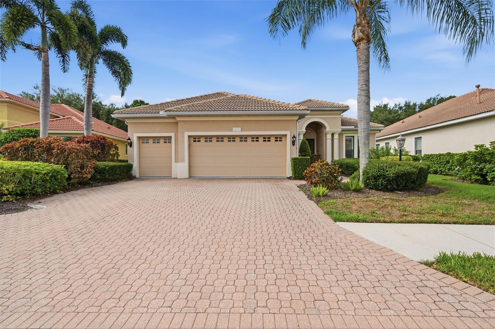 Single Family Residence at 13860 SIENA LOOP, BRADENTON, photo 3 of 91