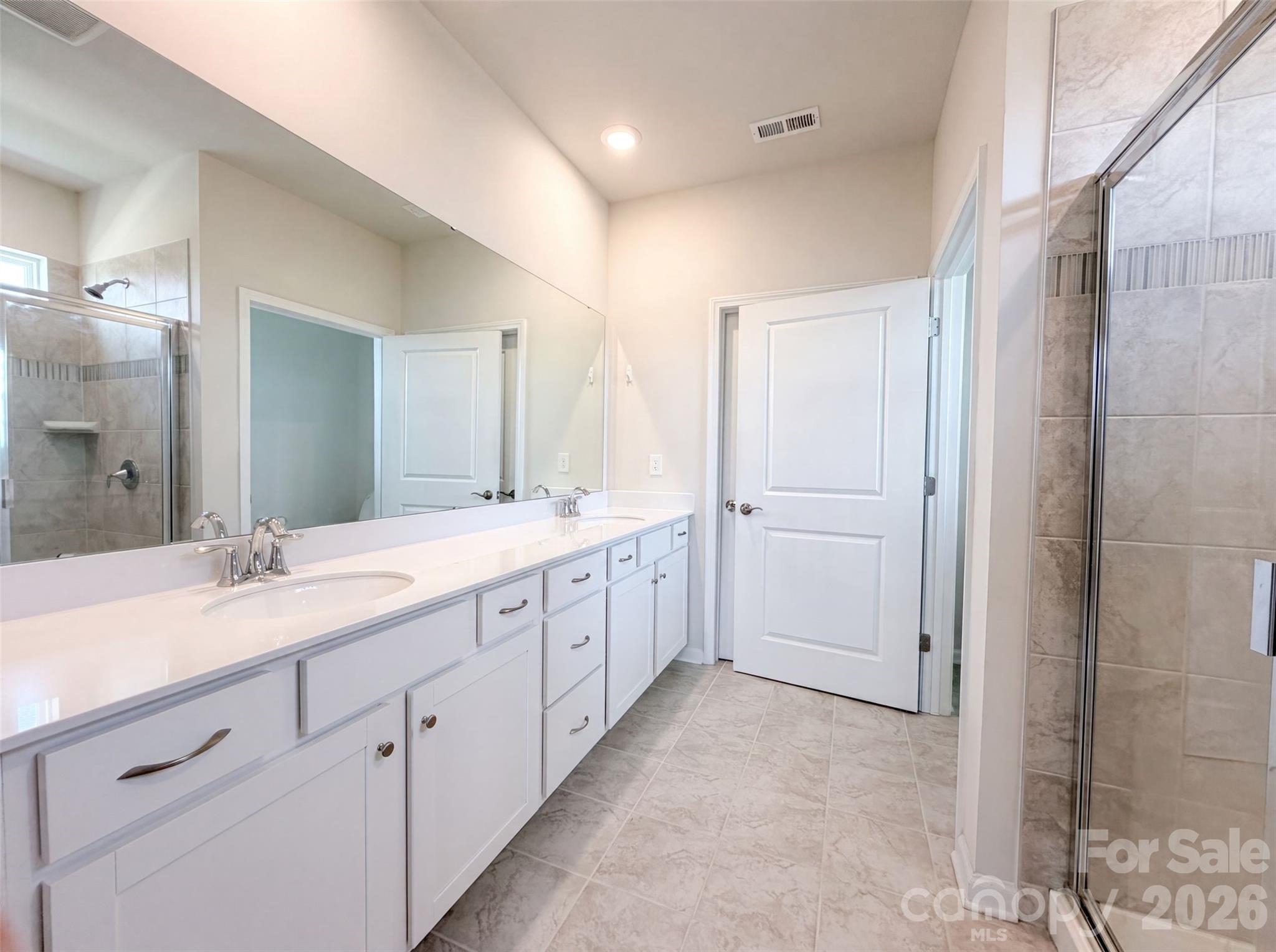 Single Family Residence at 190 Abersham Drive, Mooresville, photo 10 of 14