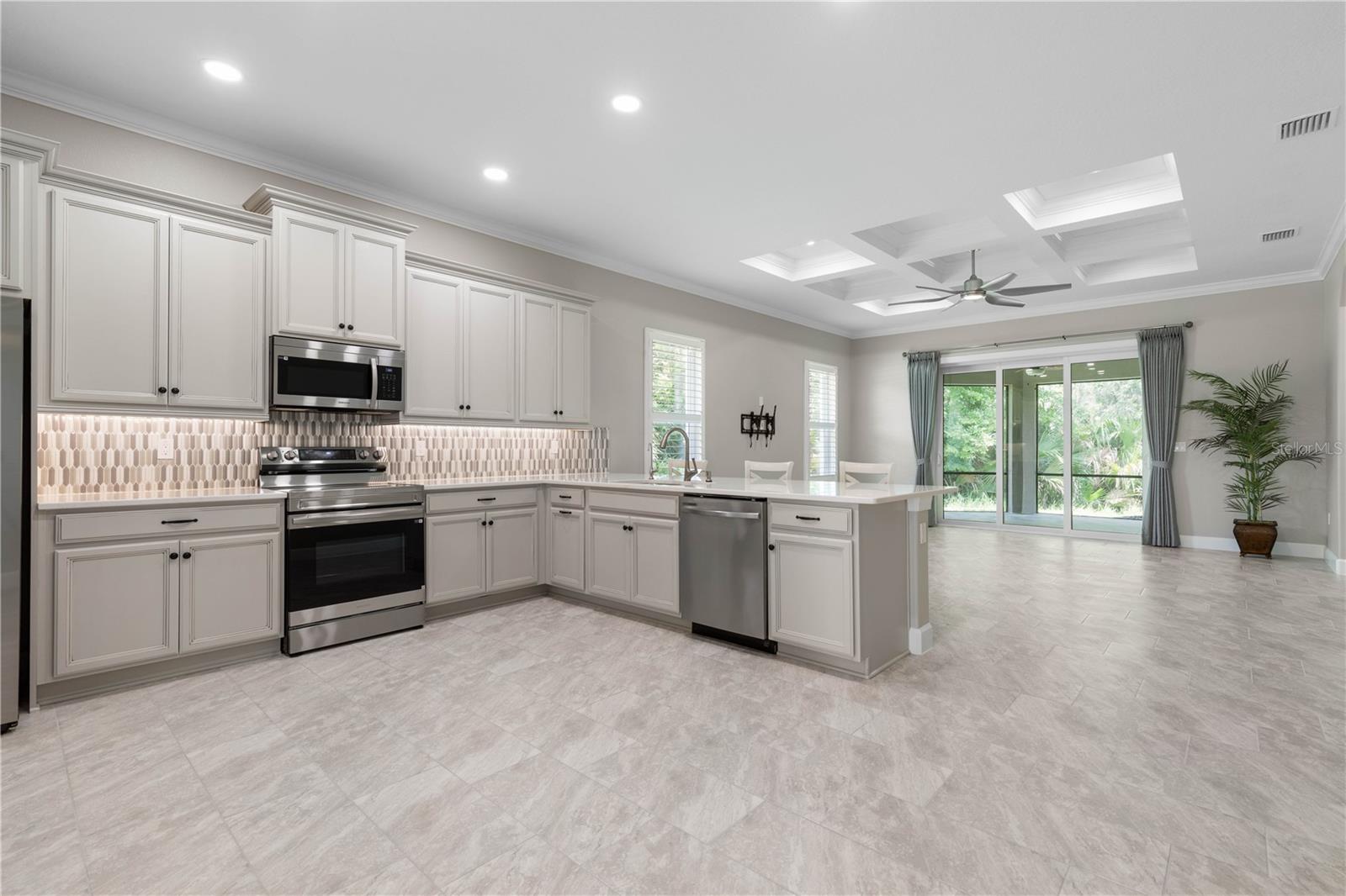Single Family Residence at 41 RIVERVIEW BND N, PALM COAST, photo 8 of 92
