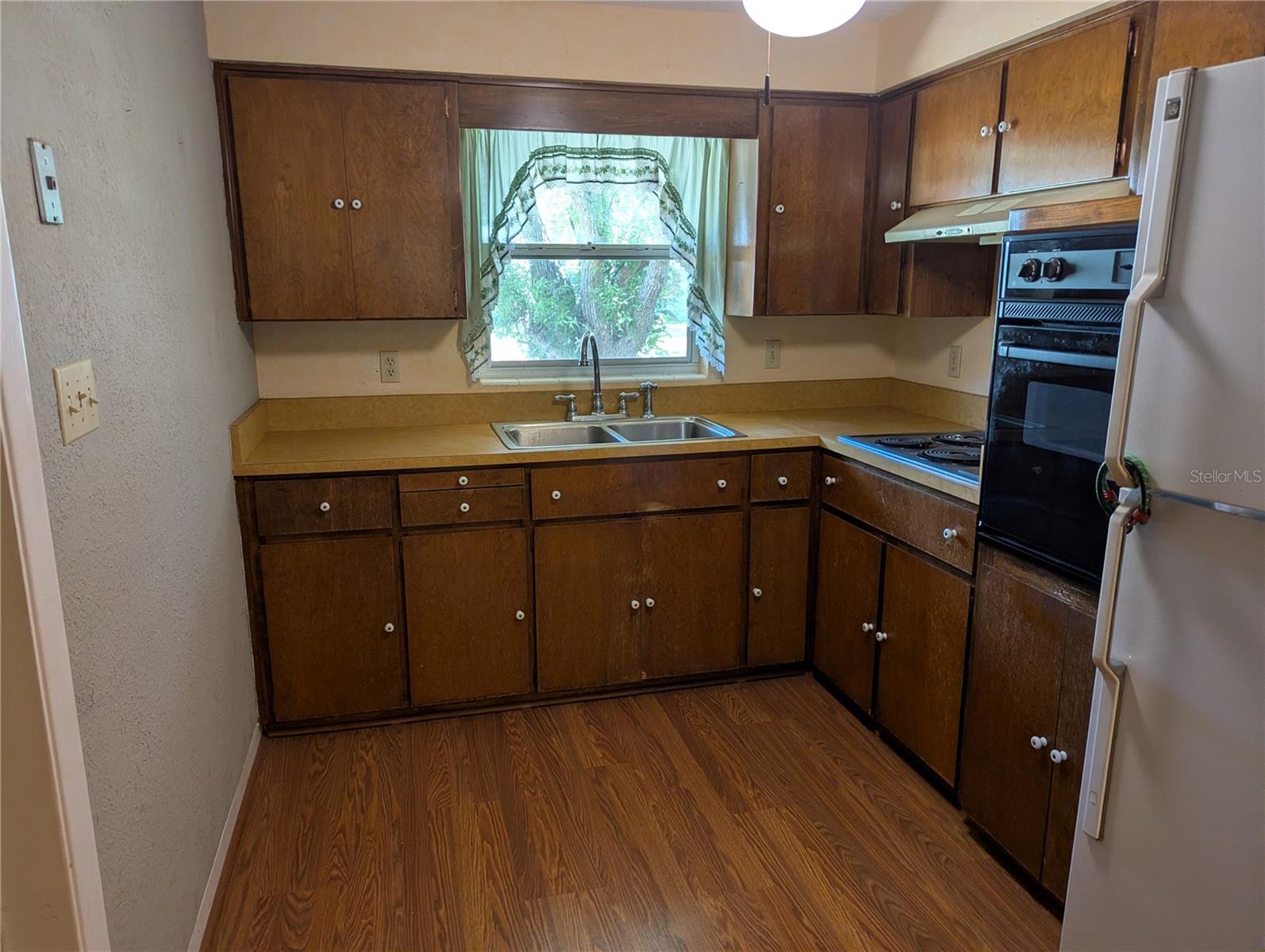 KITCHEN - 308 TRUDGEON DR, NEW SMYRNA BEACH