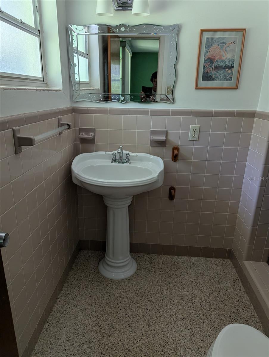 MASTER BATH - 308 TRUDGEON DR, NEW SMYRNA BEACH