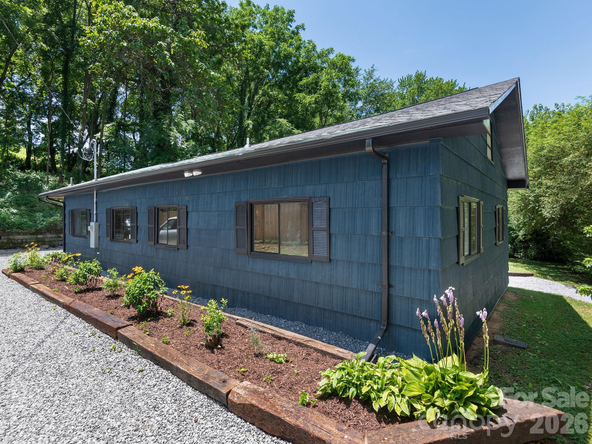 Single Family Residence at 78 Travis Street, Clyde, photo 4 of 20