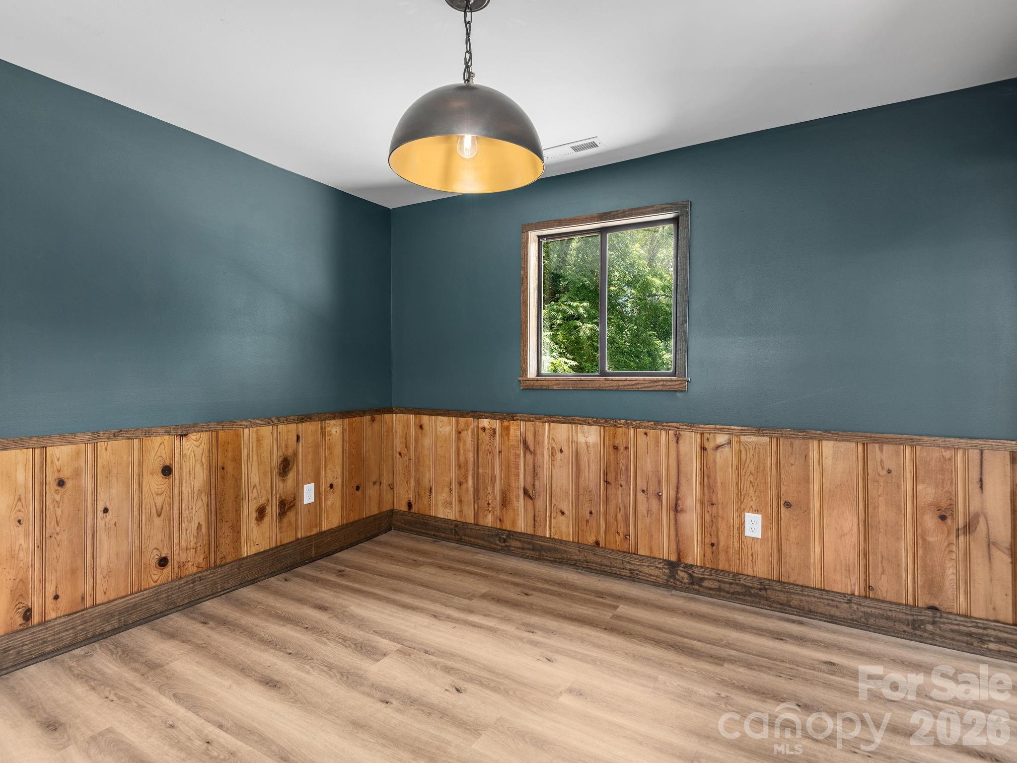 Single Family Residence at 78 Travis Street, Clyde, photo 9 of 20