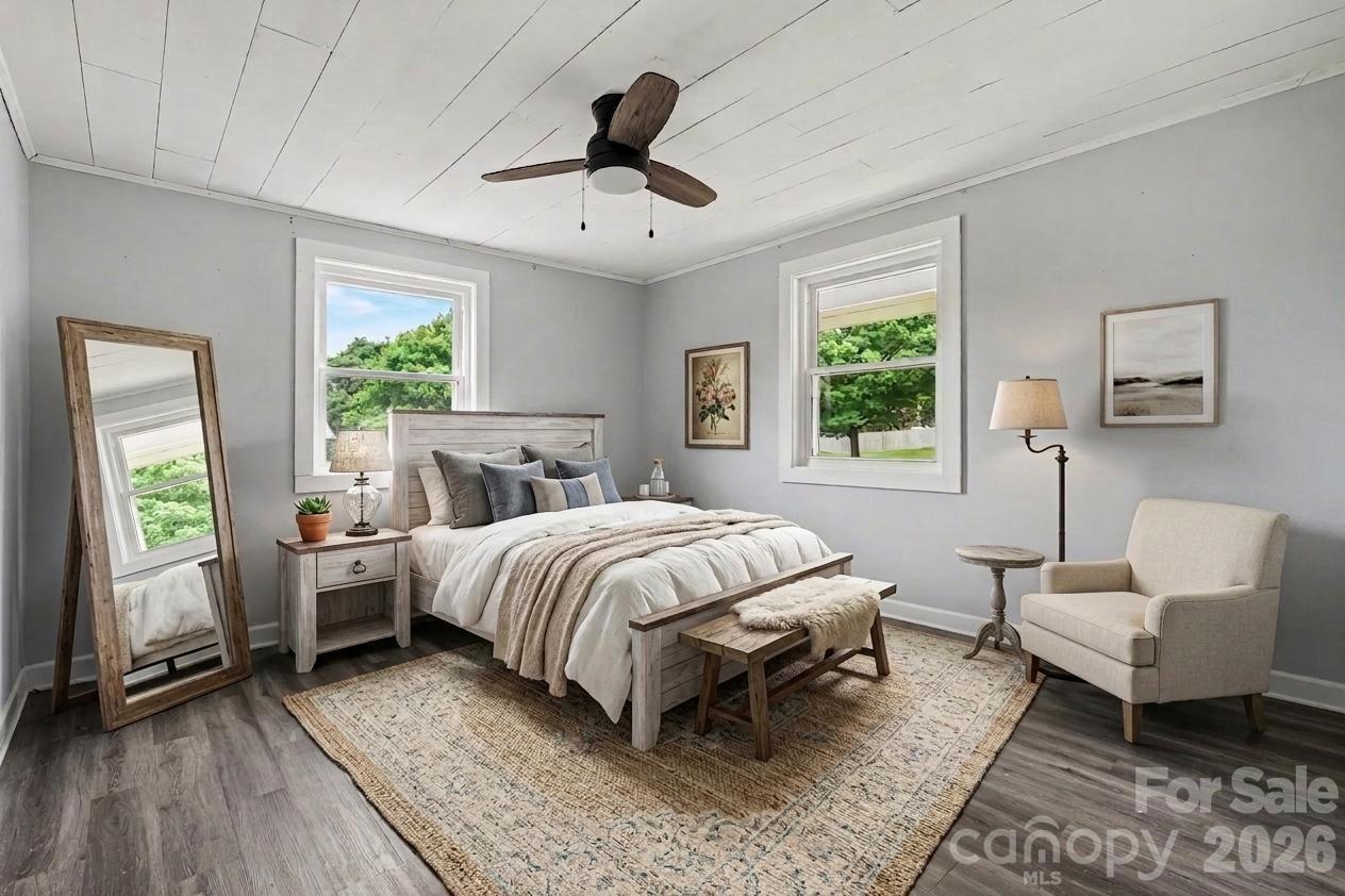 virtually staged - 2310 24th Avenue NE, Hickory