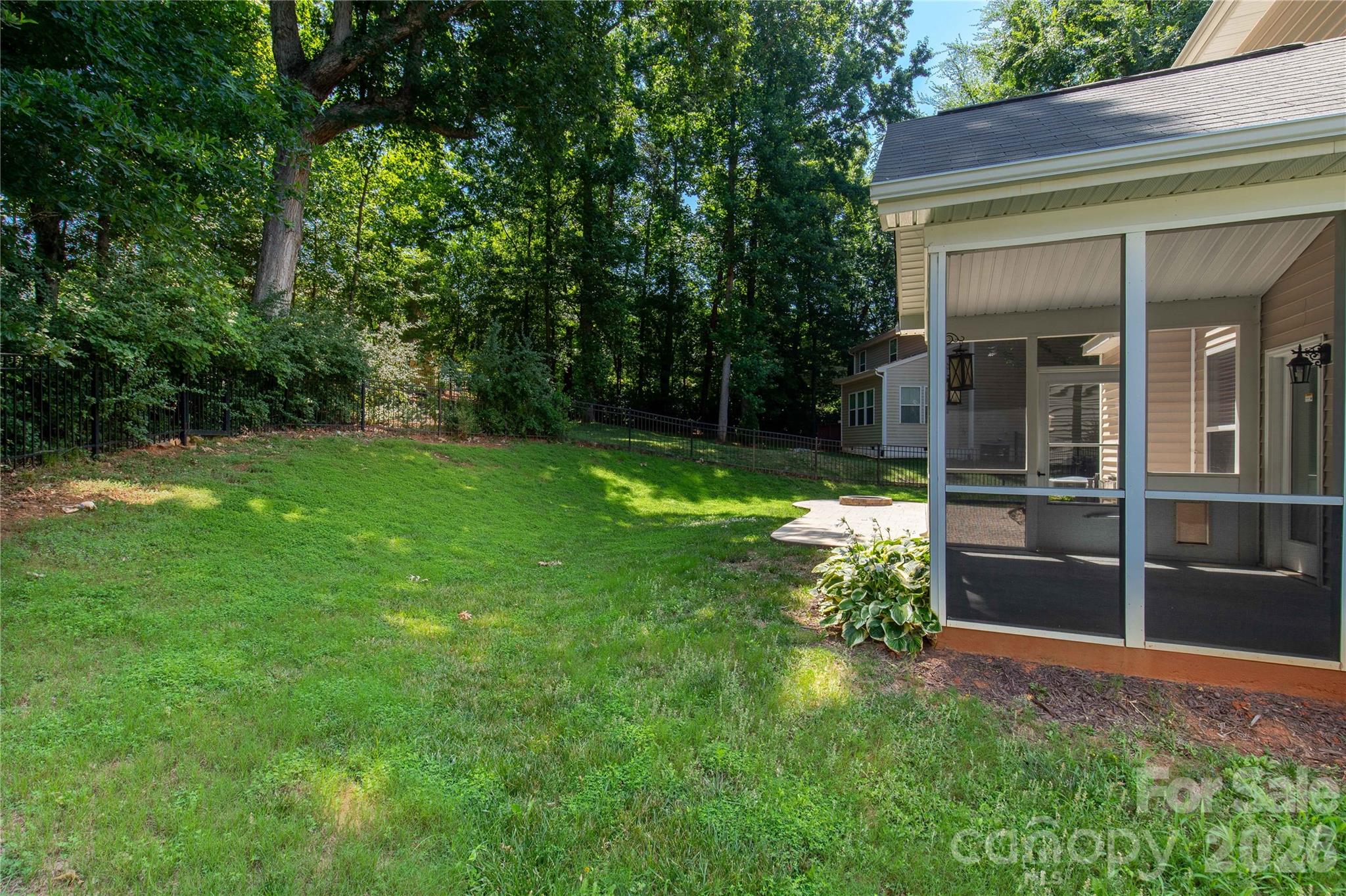 Single Family Residence at 924 Autumn Glen Court, Clover, photo 17 of 46
