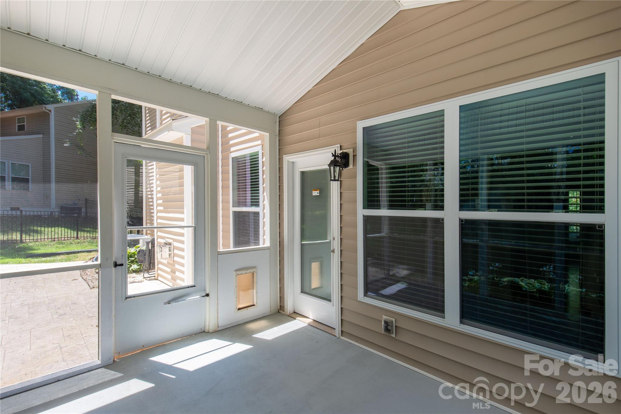 Single Family Residence at 924 Autumn Glen Court, Clover, photo 19 of 46