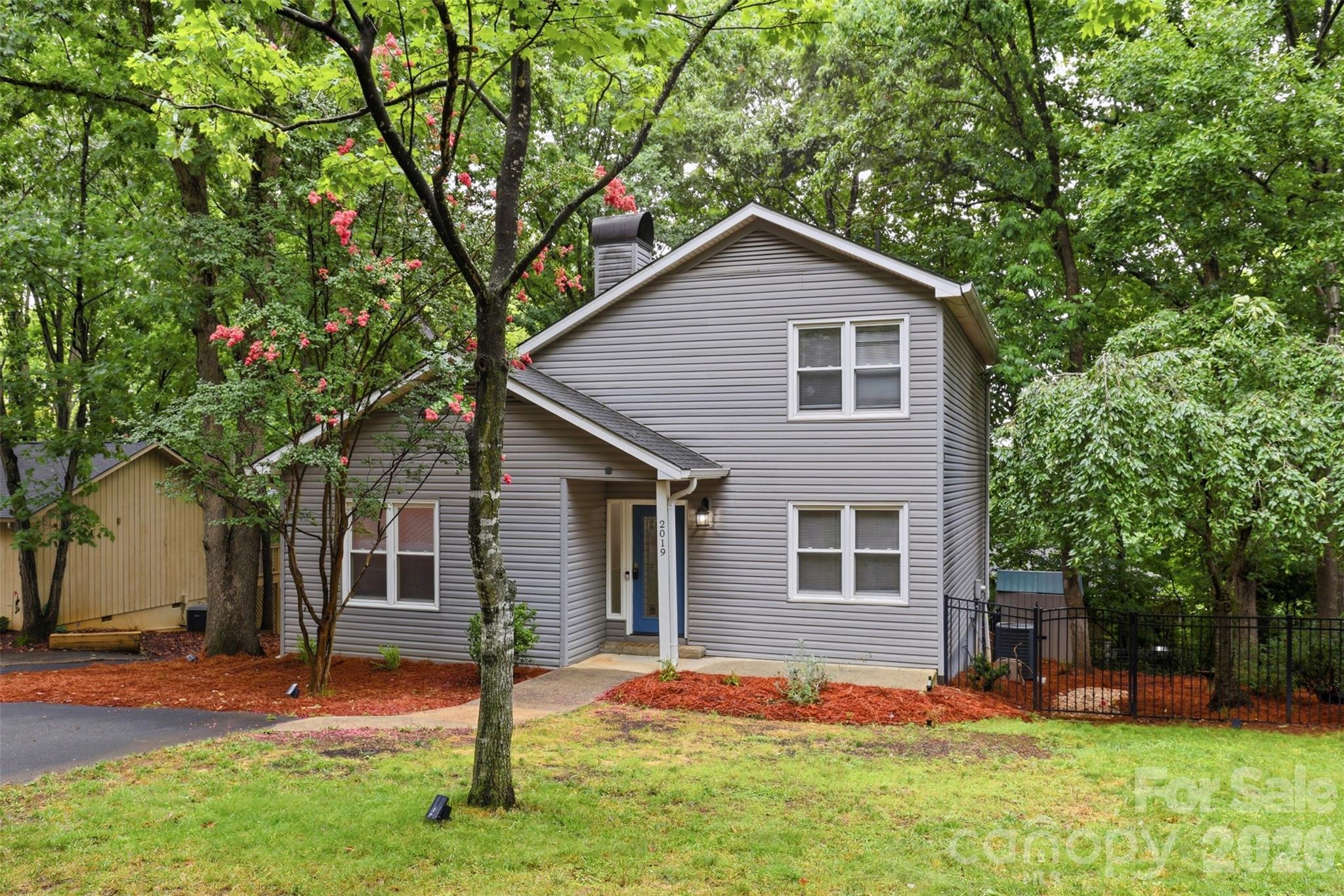 Single Family Residence at 2019 Marquesas Avenue, Fort Mill, photo 2 of 29