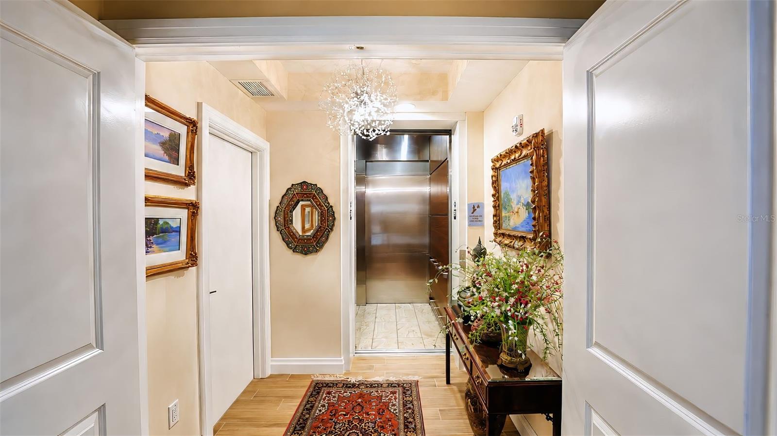 Private Foyer / Elevator - 795 COLLANY RD #204, TIERRA VERDE