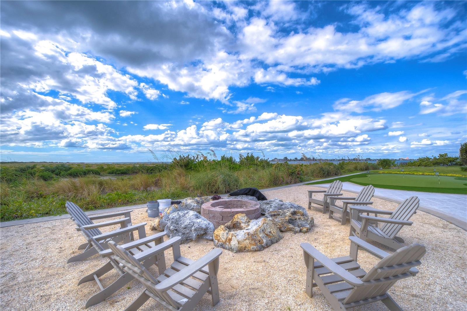 Fire pit - 795 COLLANY RD #204, TIERRA VERDE
