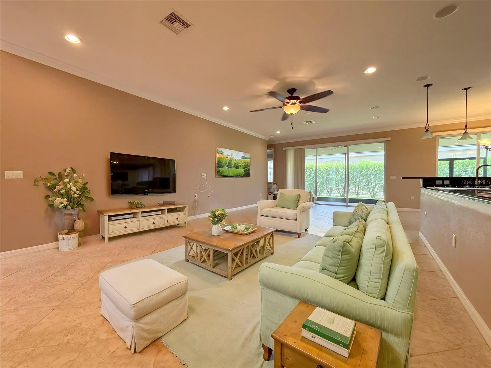 Virtually Staged - 4577 BACK NINE DR, WINTER HAVEN