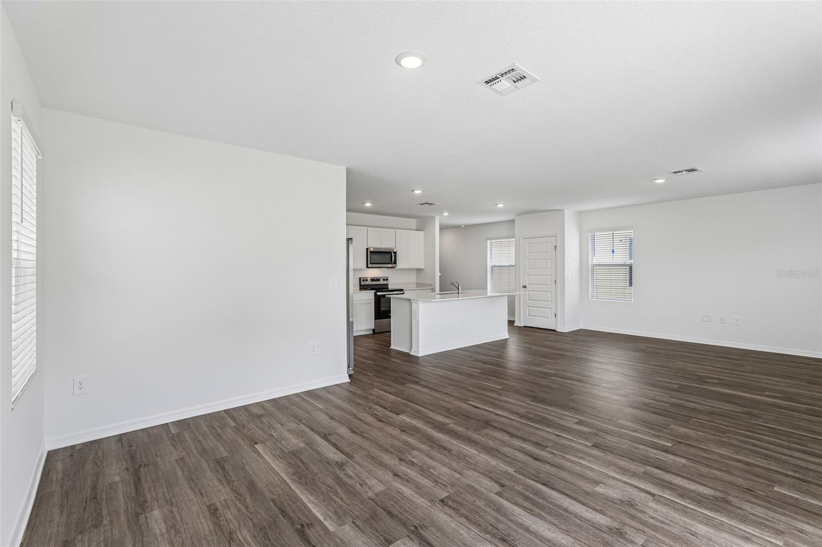 Single Family Residence at 4221 BIXBY BRIDGE PL, DAVENPORT, photo 5 of 35