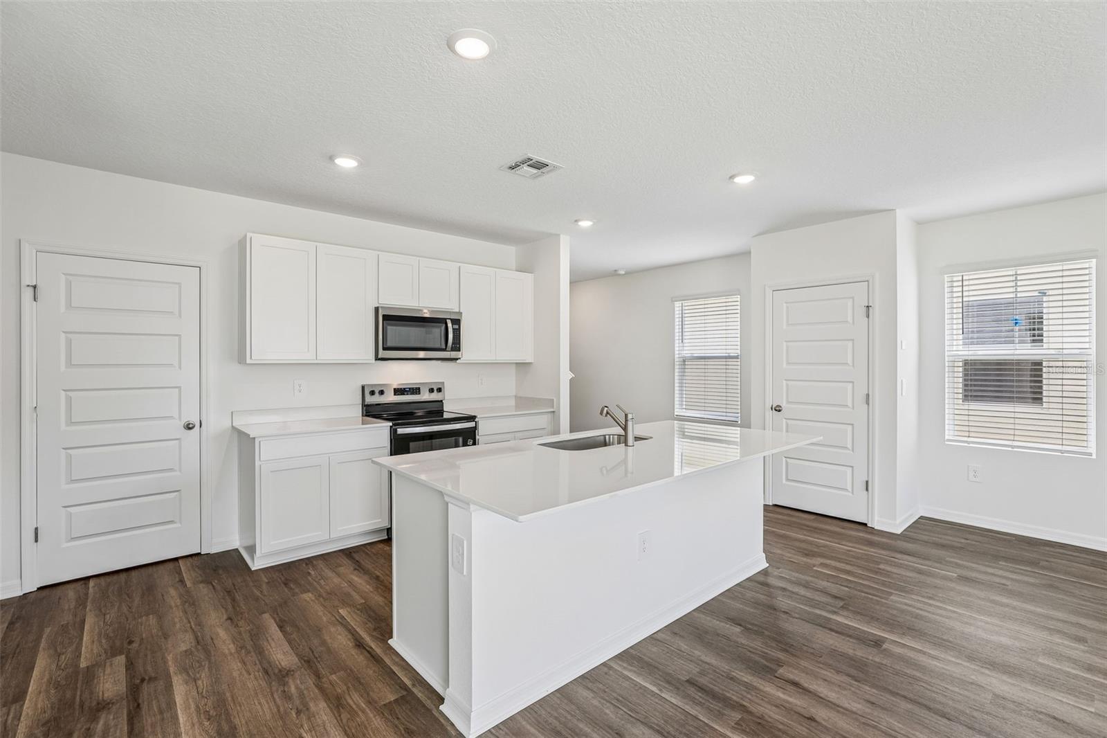 Single Family Residence at 4221 BIXBY BRIDGE PL, DAVENPORT, photo 9 of 35