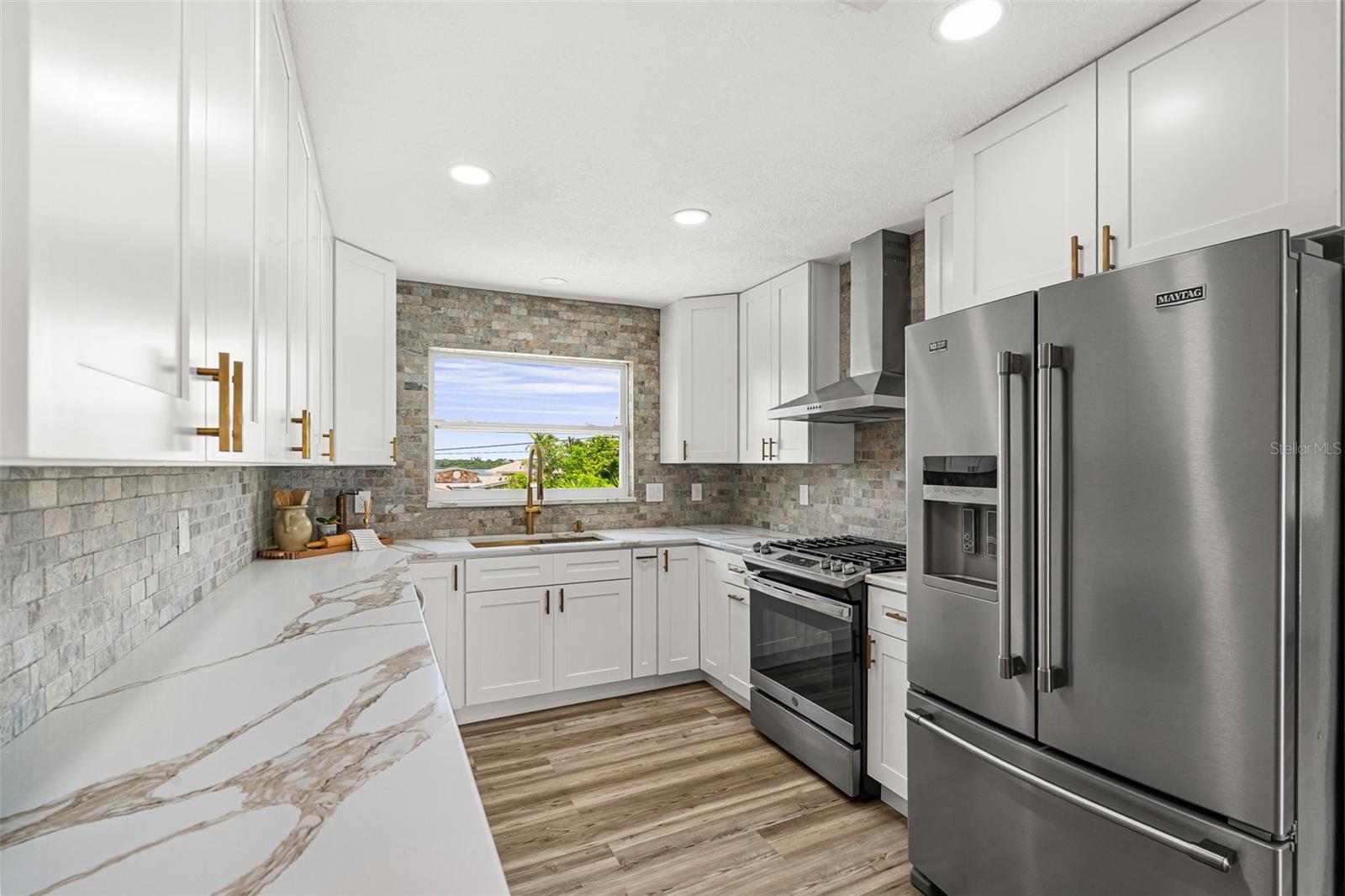 Single Family Residence at 5404 BAY STATE RD, PALMETTO, photo 11 of 51
