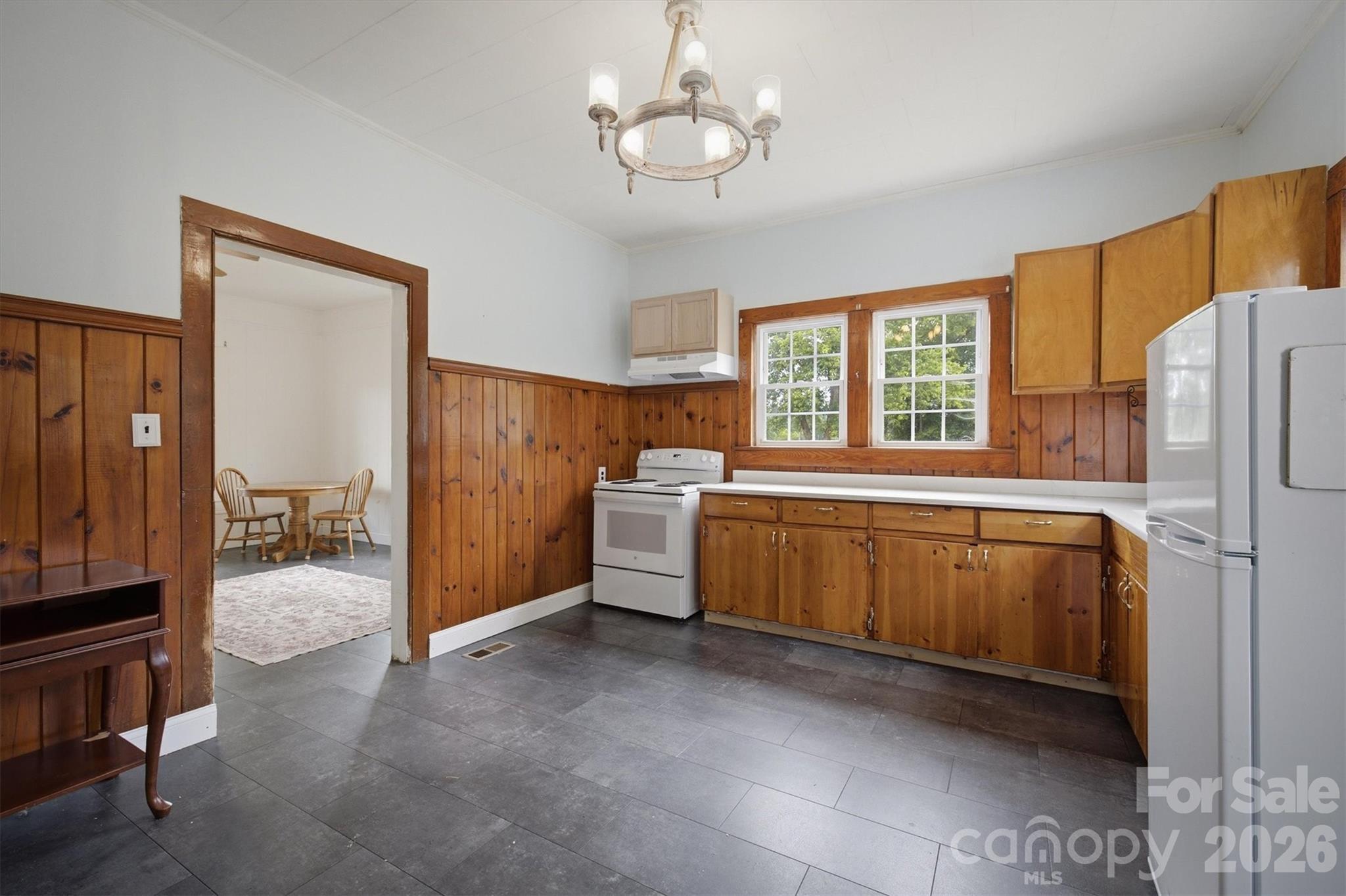 Single Family Residence at 302 Catawba Avenue, Hickory, photo 10 of 33