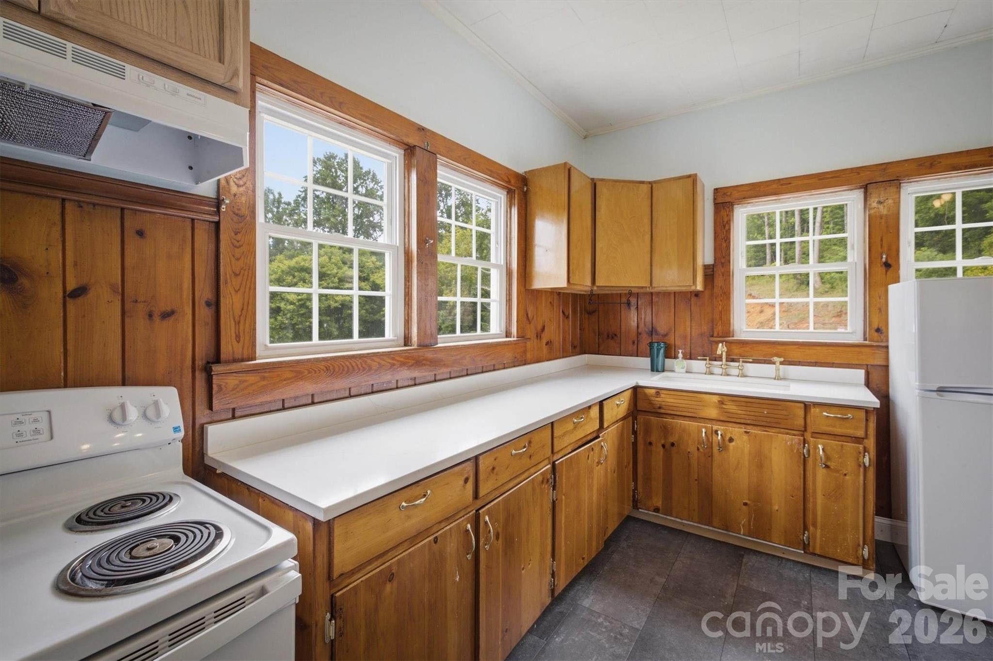 Single Family Residence at 302 Catawba Avenue, Hickory, photo 11 of 33