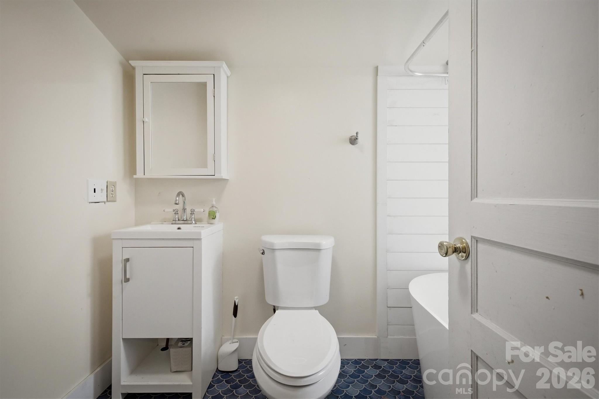 Single Family Residence at 302 Catawba Avenue, Hickory, photo 21 of 33