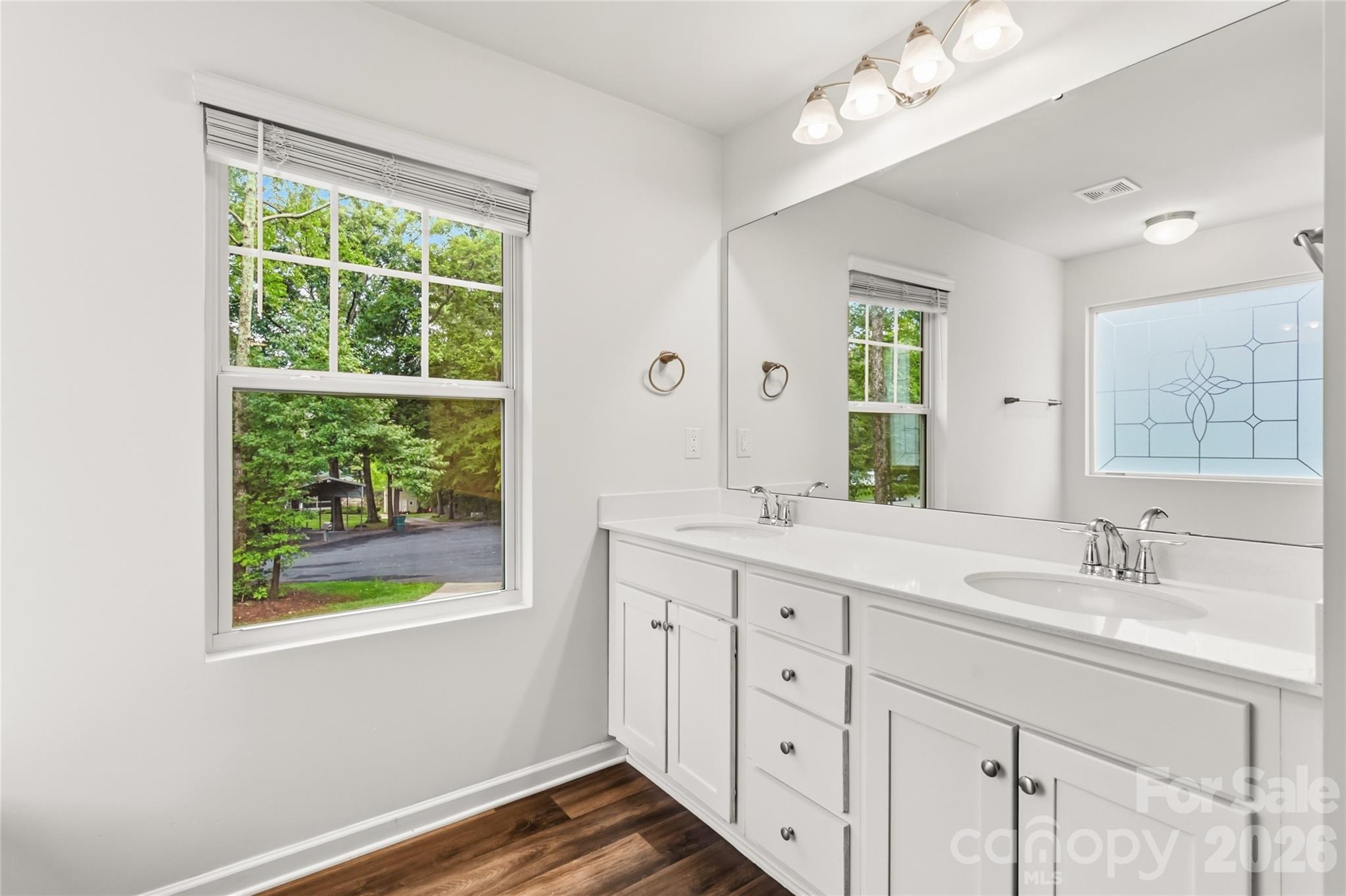 Ensuite with Dual Sinks - 720 White Crane Road, Salisbury