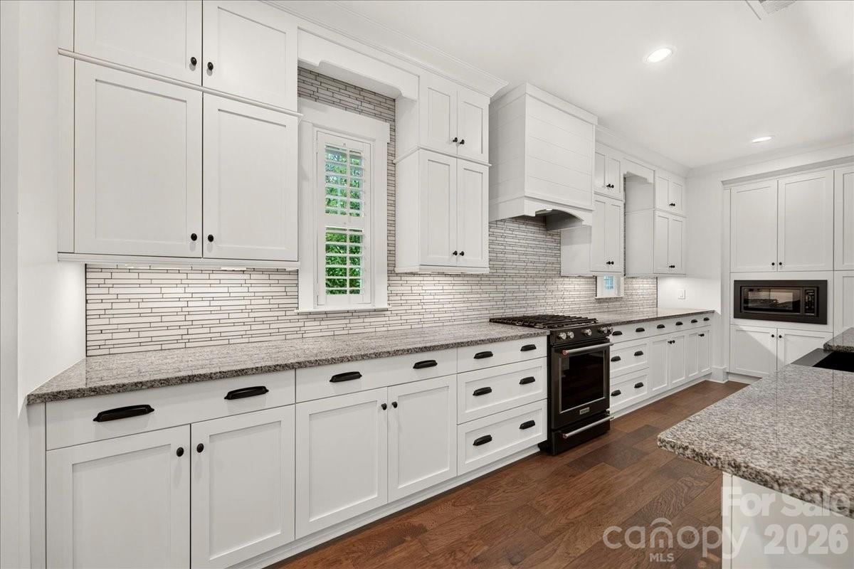 Single Family Residence at 3142 Sherman Drive, Lancaster, photo 12 of 40