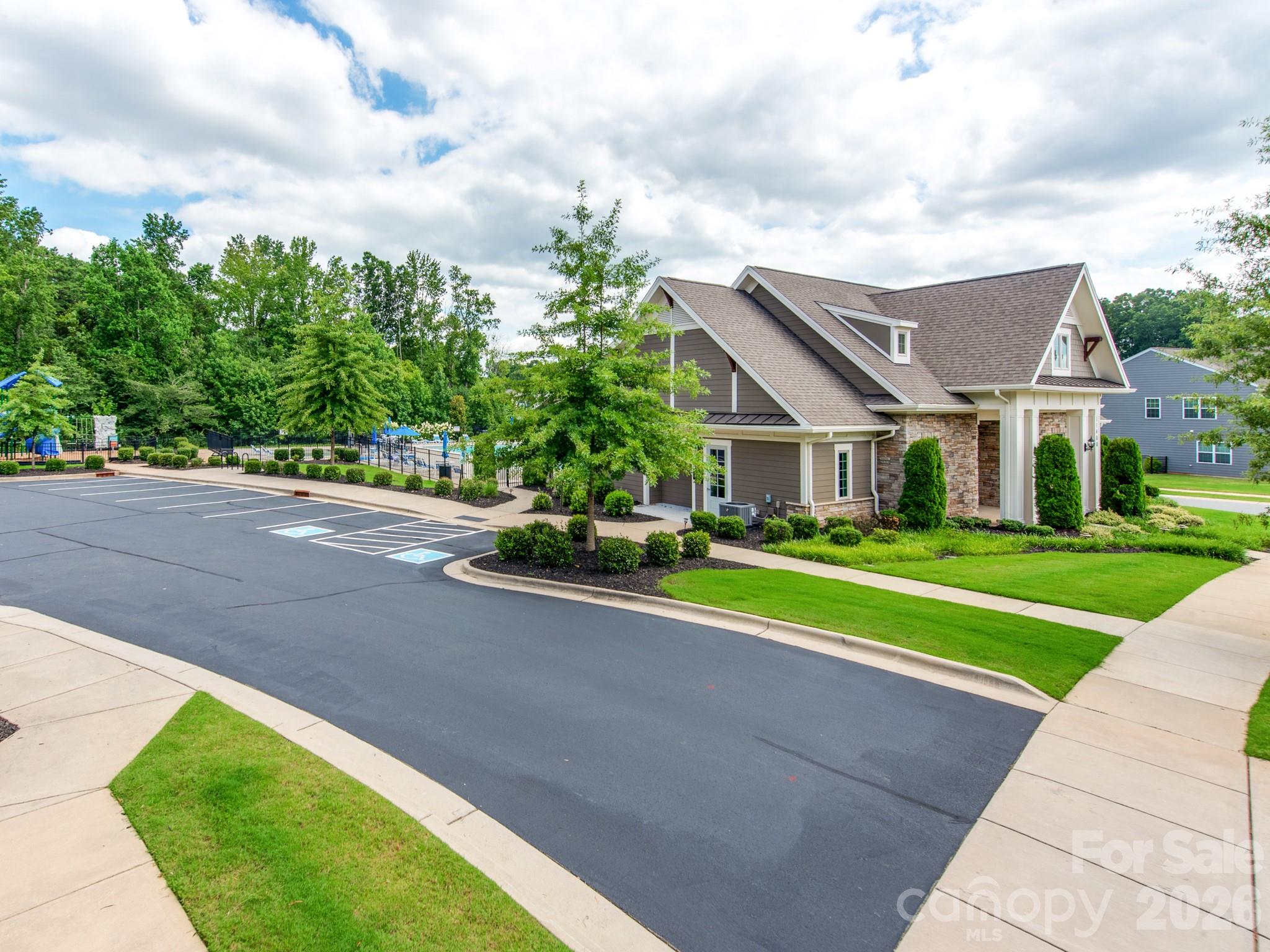 Single Family Residence at 11013 Charmont Place, Huntersville, photo 37 of 40