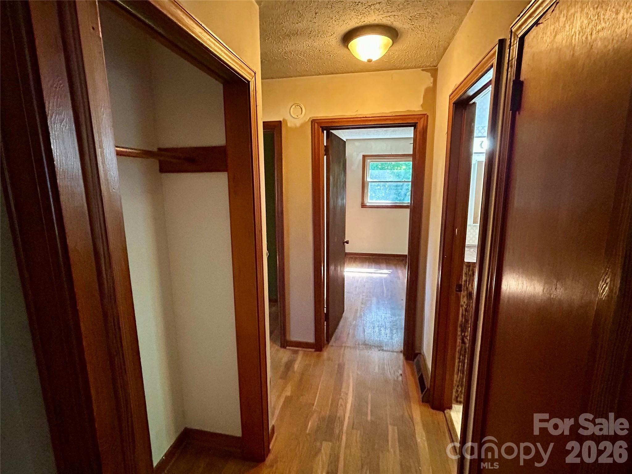 Hallway - 169 Double Island Road, Burnsville