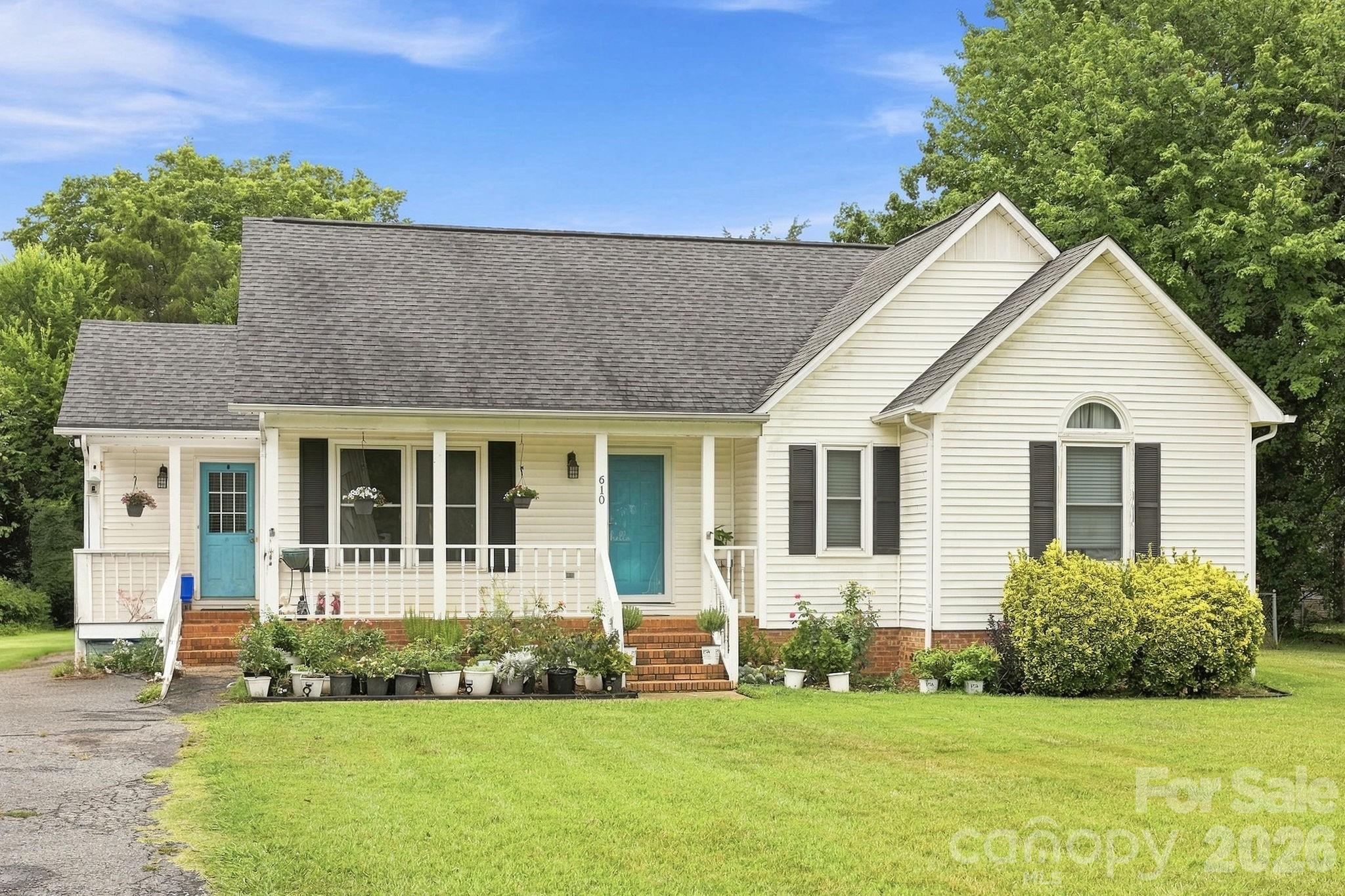 Single Family Residence at 610 Winding Way Drive, Monroe, photo 3 of 18