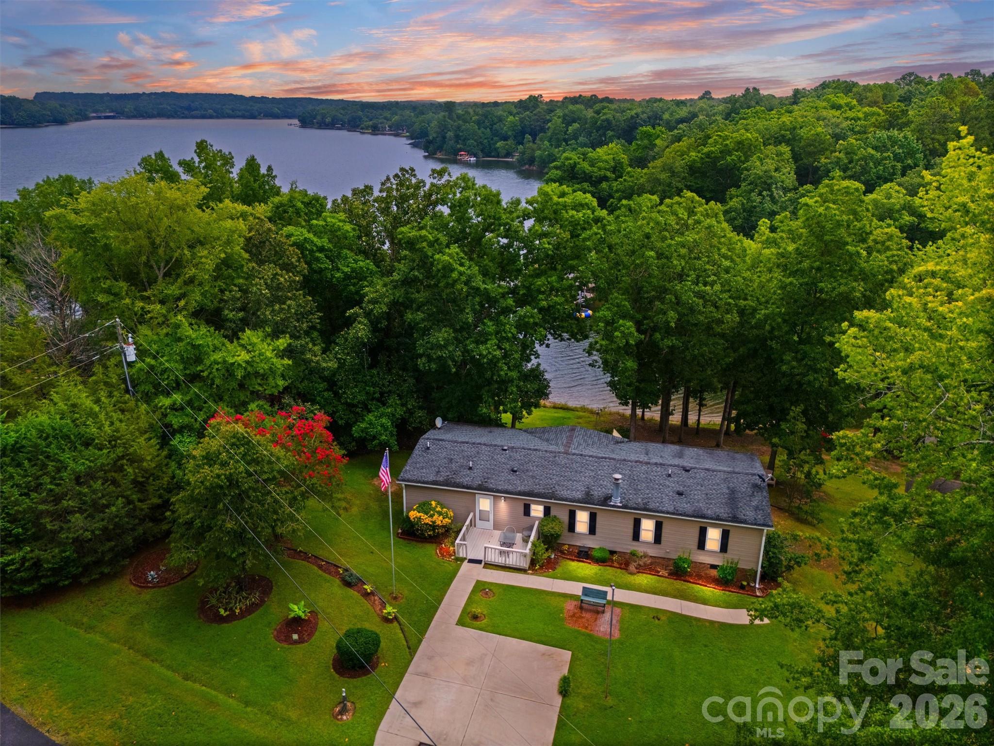 Single Family Residence at 2071 Chameleon Road, York