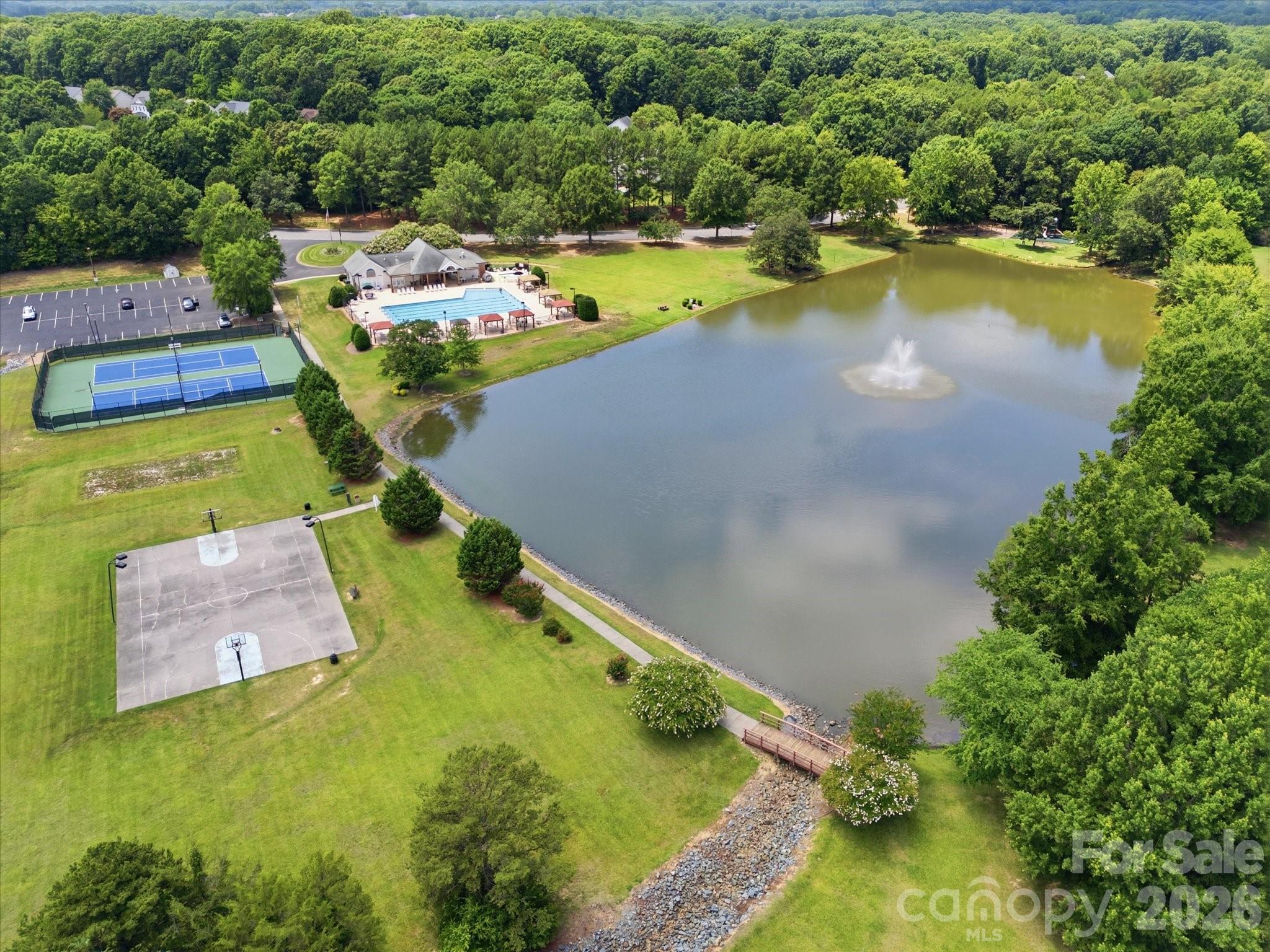 Catch & Release fishing pond with picnic area - 2007 Rosewater Lane, Indian Trail