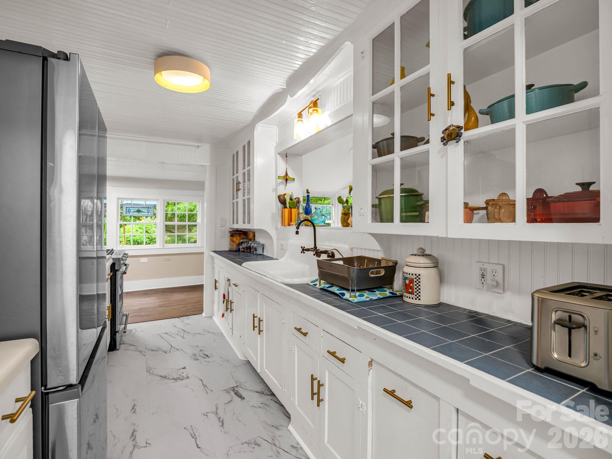 Kitchen with Built-Ins - 23 Sunset Drive, Black Mountain