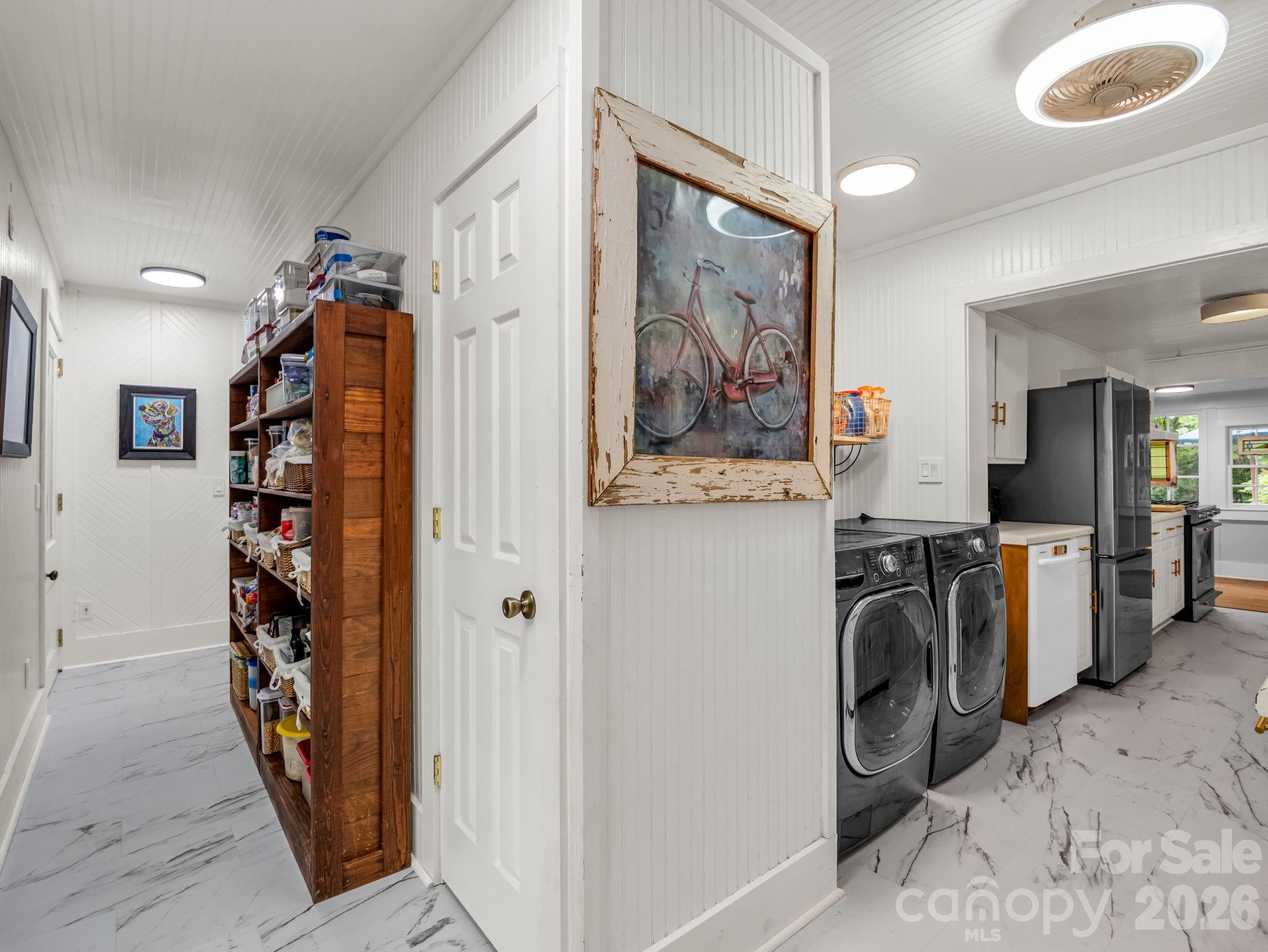 Beautiful new flooring! - 23 Sunset Drive, Black Mountain