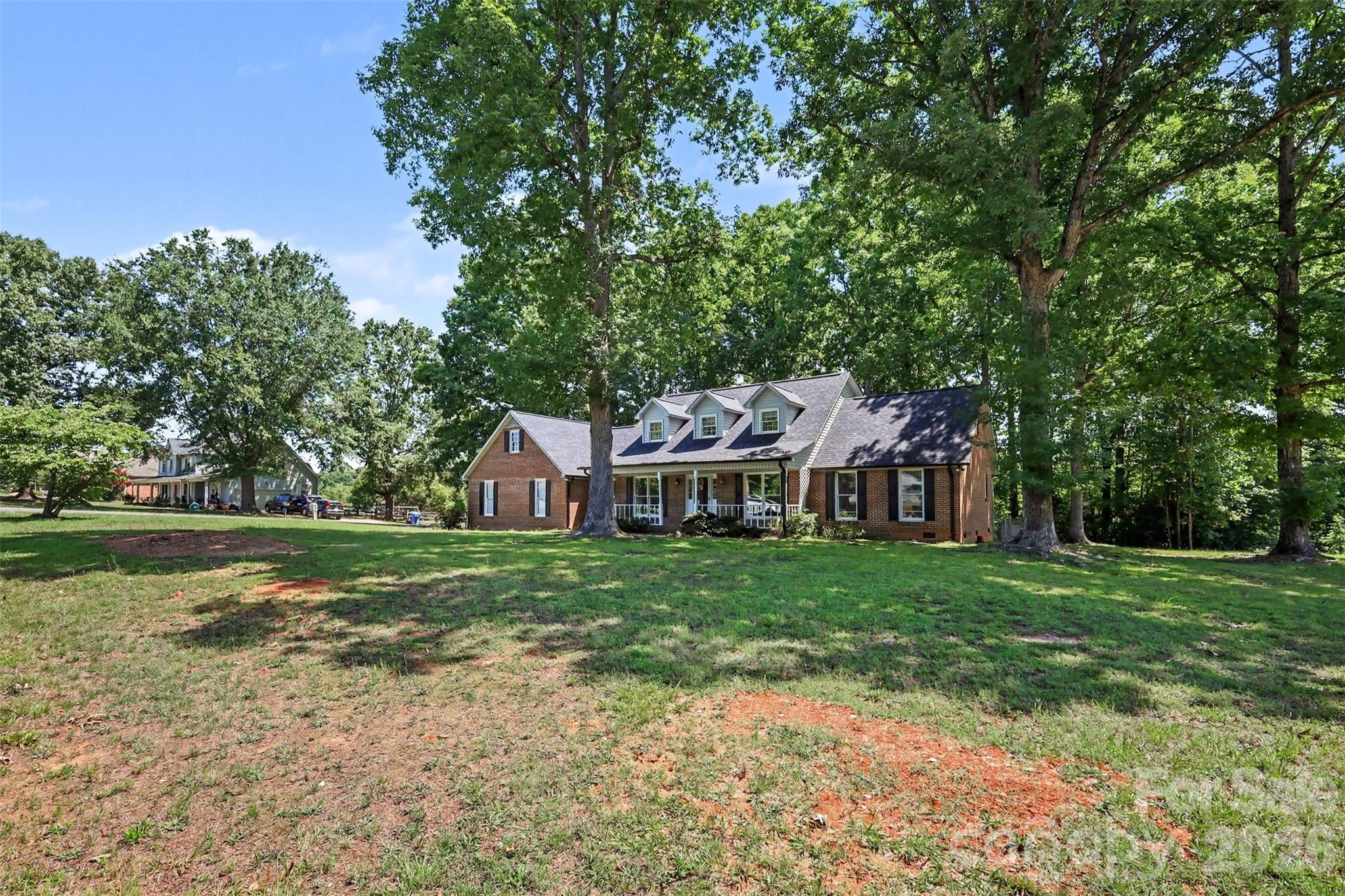 Single Family Residence at 121 Country Creek Drive, Kings Mountain, photo 5 of 33