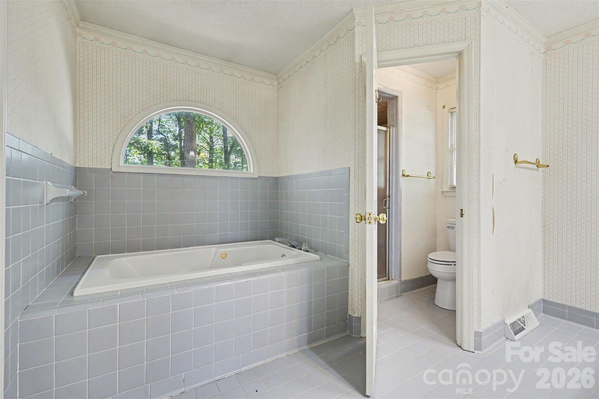 Single Family Residence at 121 Country Creek Drive, Kings Mountain, photo 25 of 33