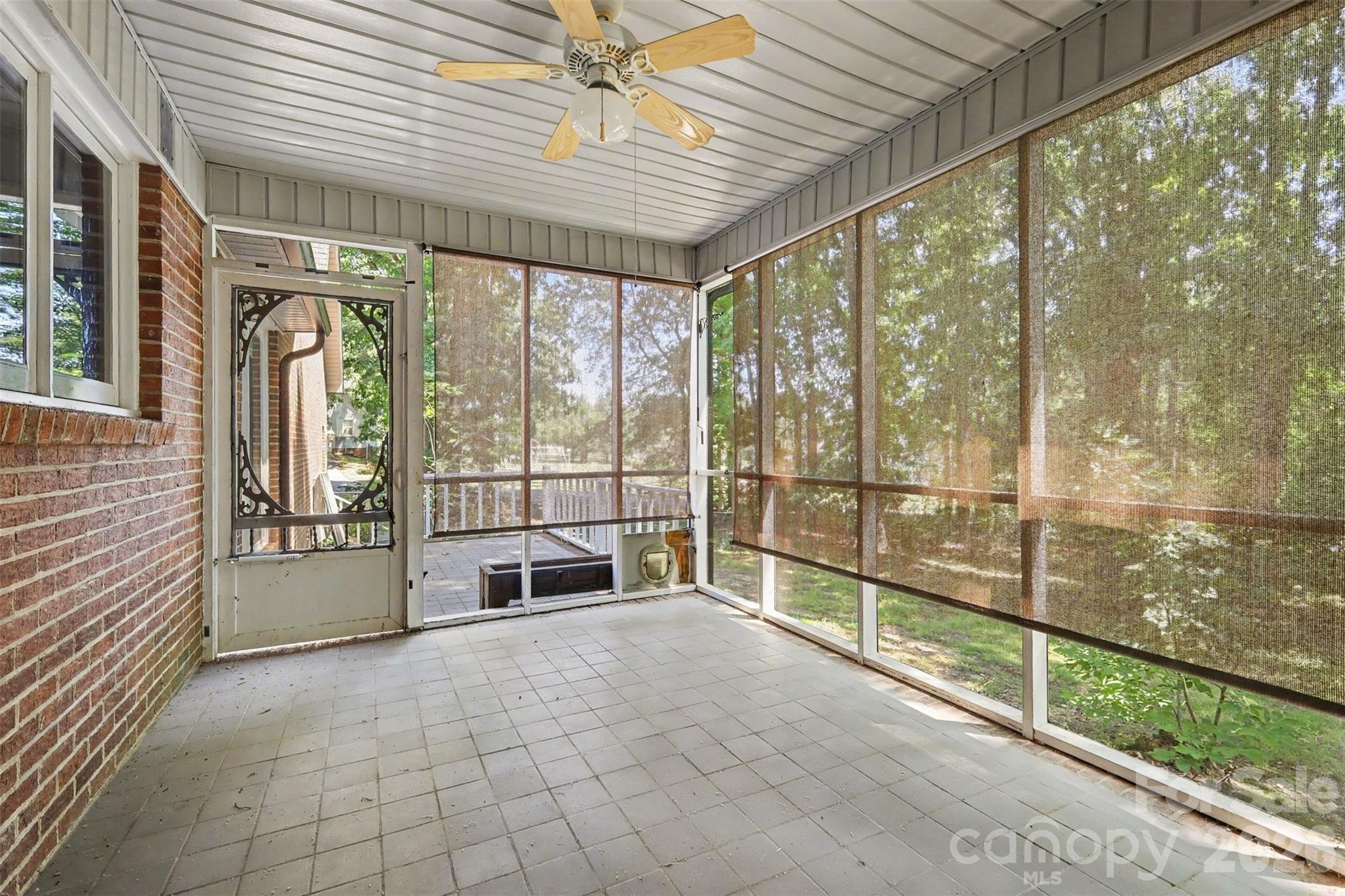 Single Family Residence at 121 Country Creek Drive, Kings Mountain, photo 29 of 33