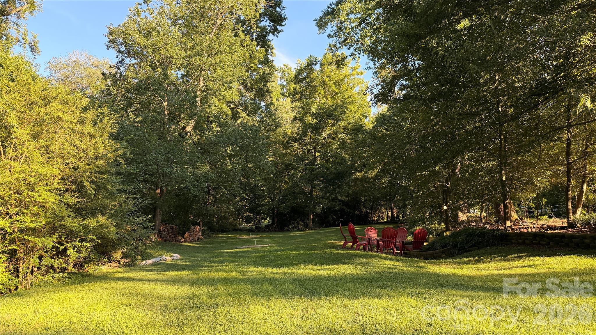 Retreat area by a stream - 119 Country Meadow Lane, Kings Mountain