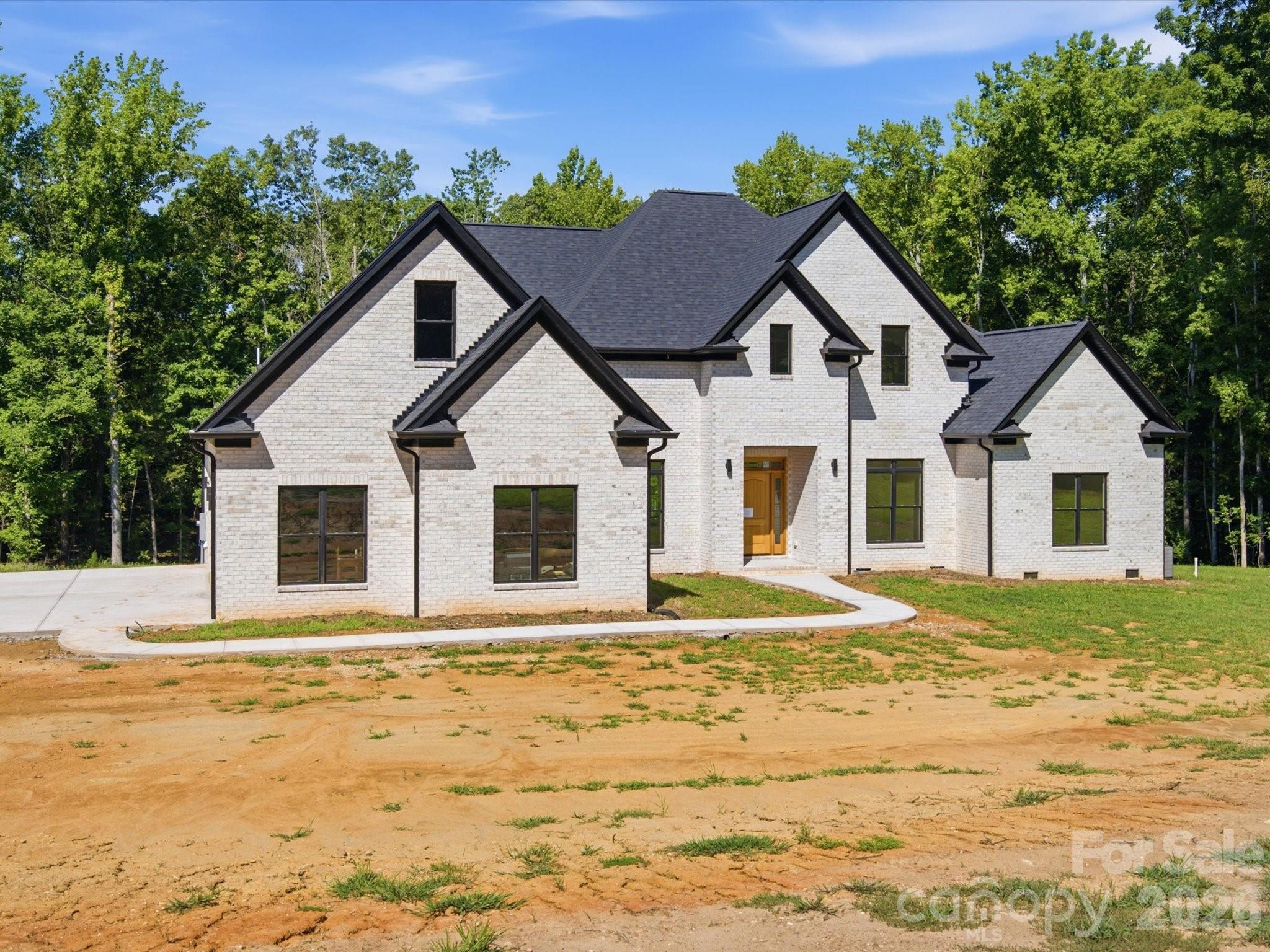 Single Family Residence at 8018 Fairmont Drive, Waxhaw, photo 2 of 47