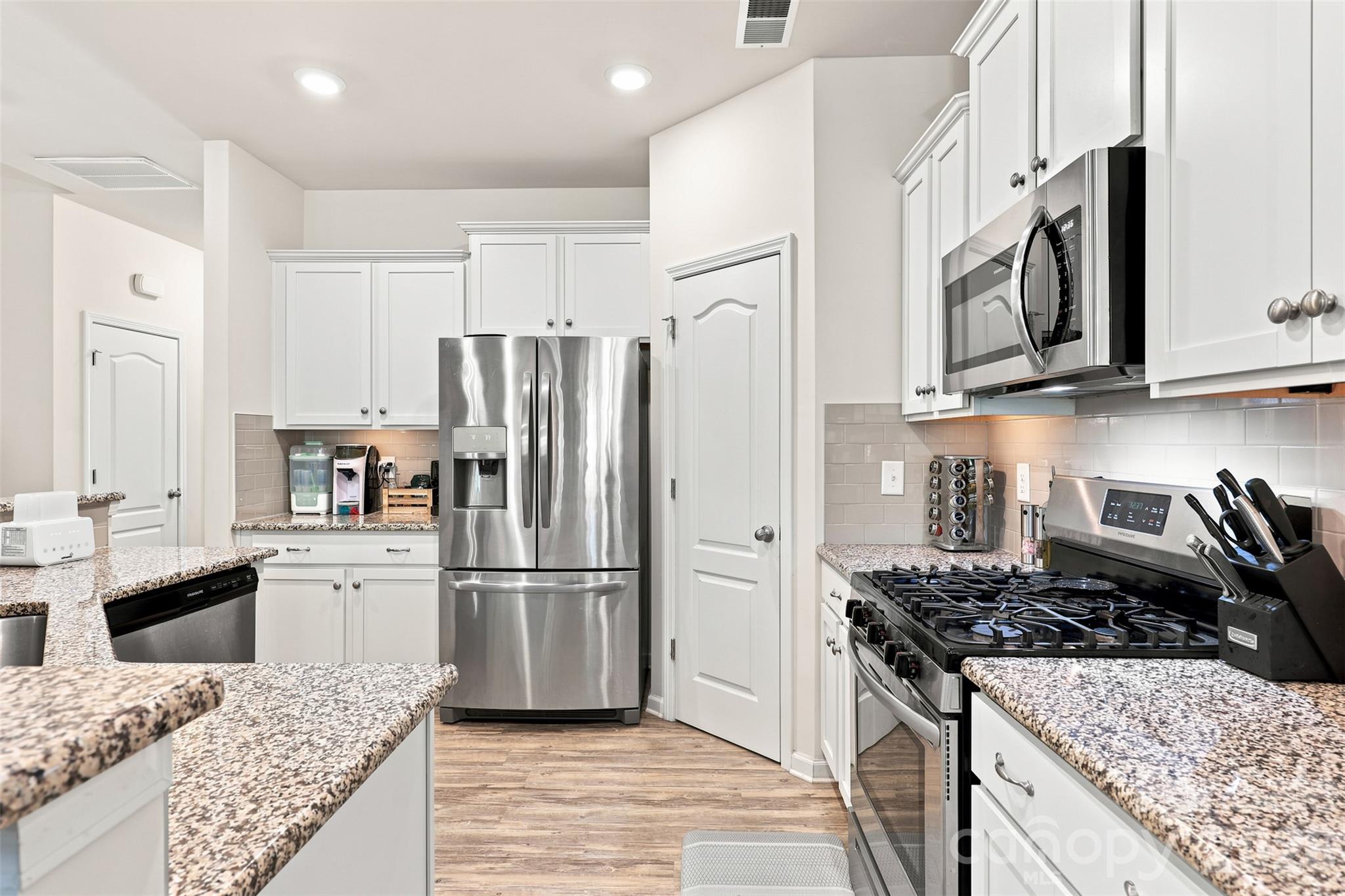 Kitchen - 347 Kennebel Place, Fort Mill