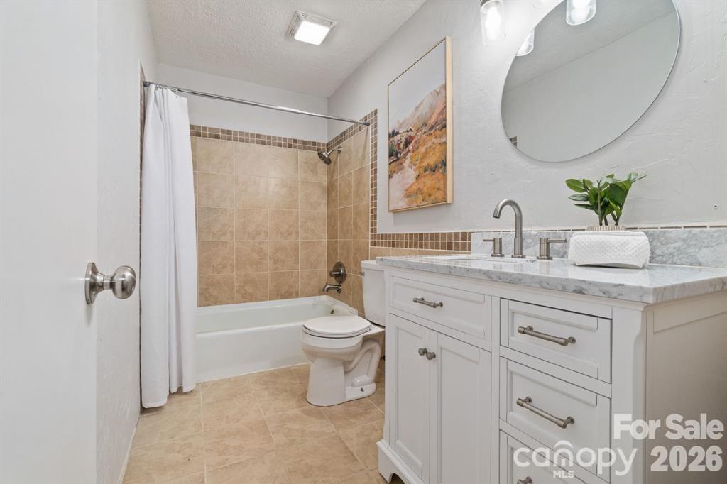 Townhouse at 4340 N Center Street, Hickory, photo 20 of 26