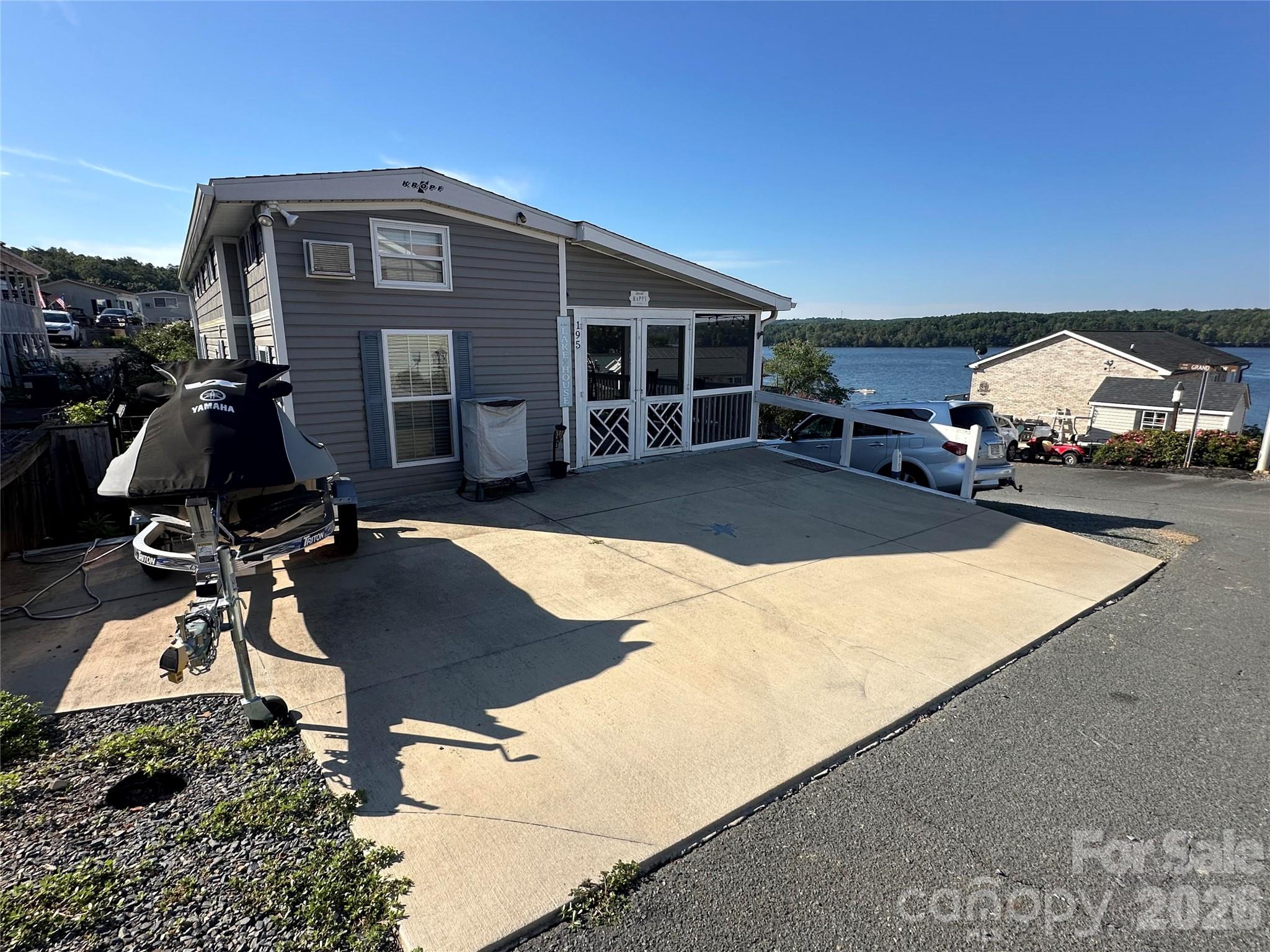 Single Family Residence at 195 Grand View Drive, New London, photo 2 of 17