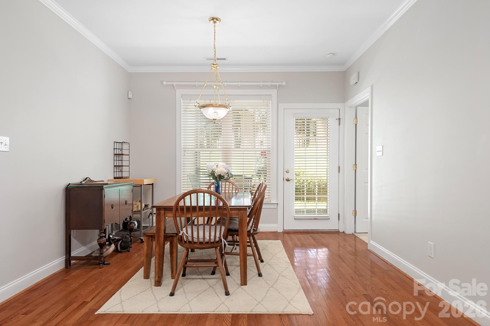Spacious dining area leading to back patio - 215 Knops Nob Road, Mooresville