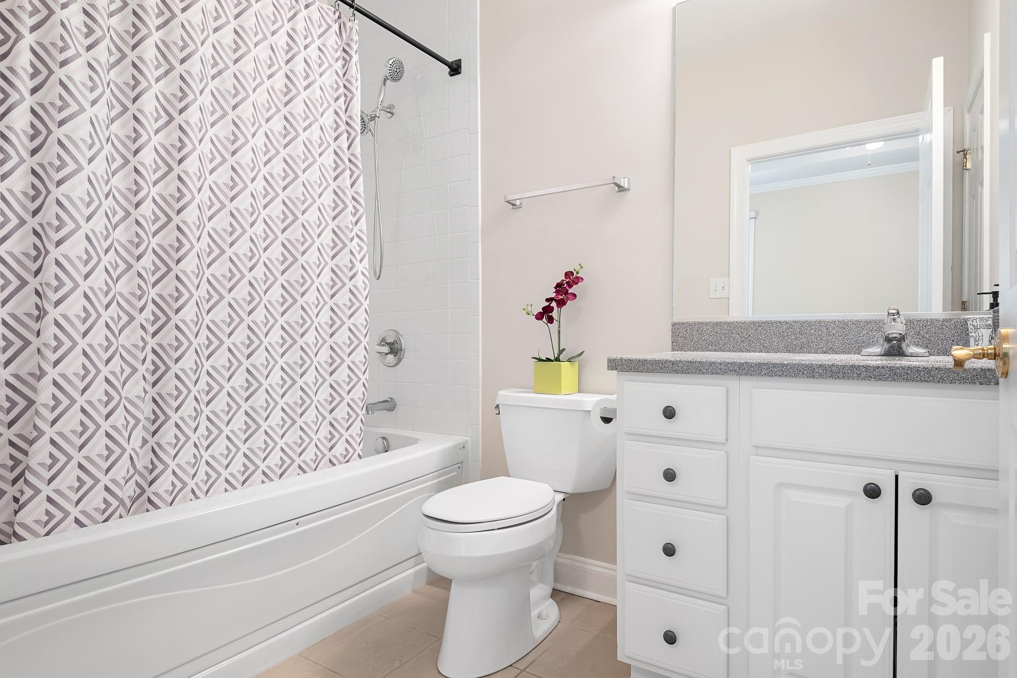 Primary bathroom - 215 Knops Nob Road, Mooresville