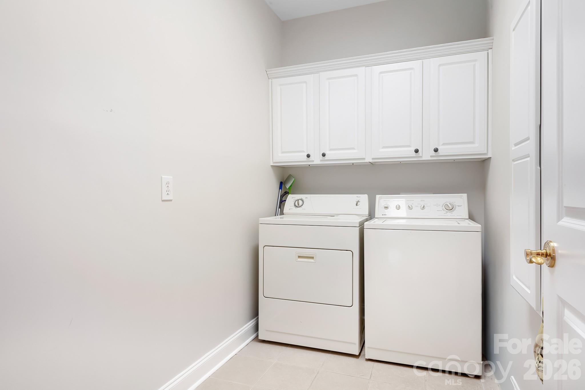 Large laundry room - 215 Knops Nob Road, Mooresville