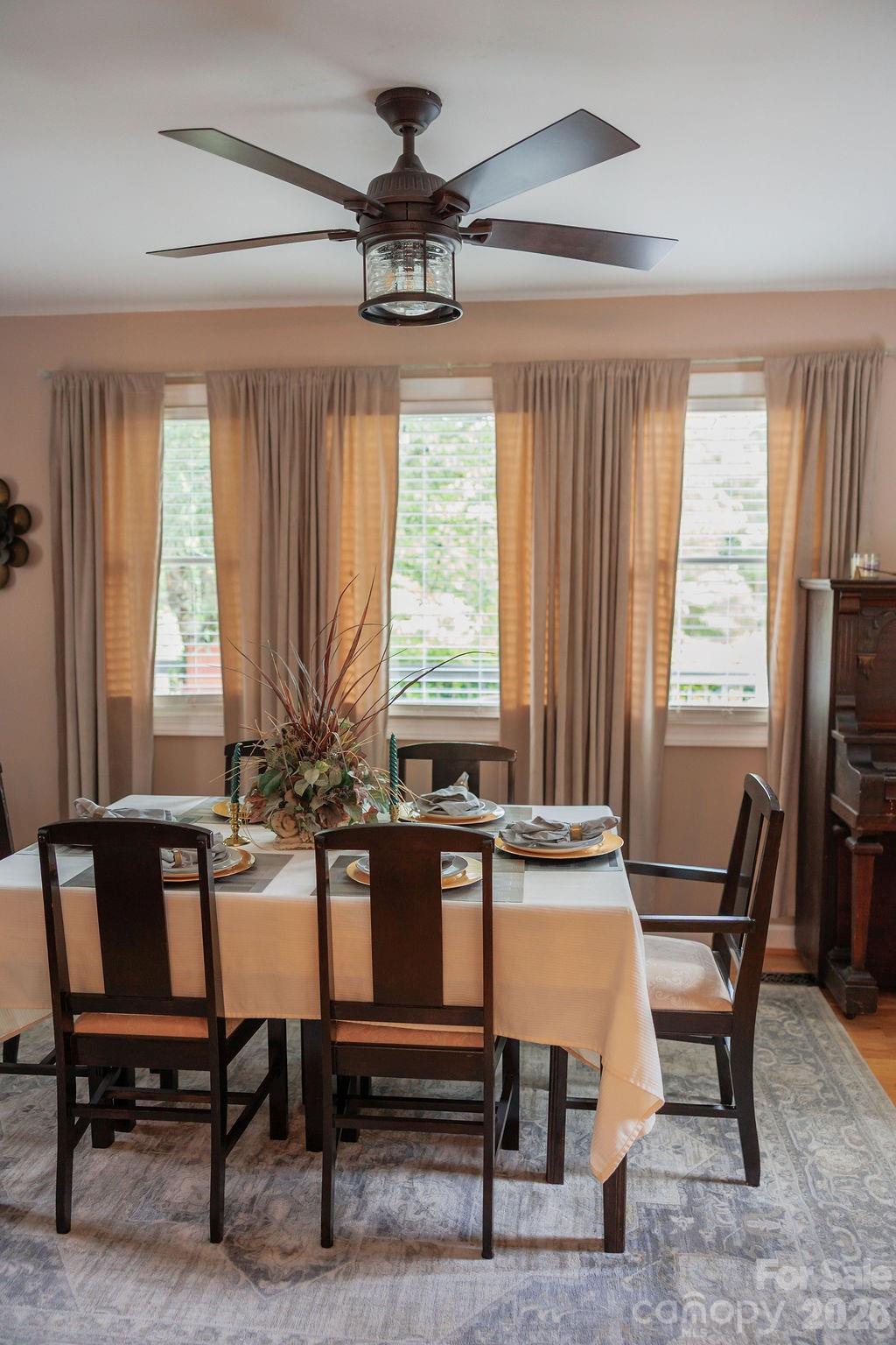 Sunroom dining - 119 Country Meadow Lane, Kings Mountain